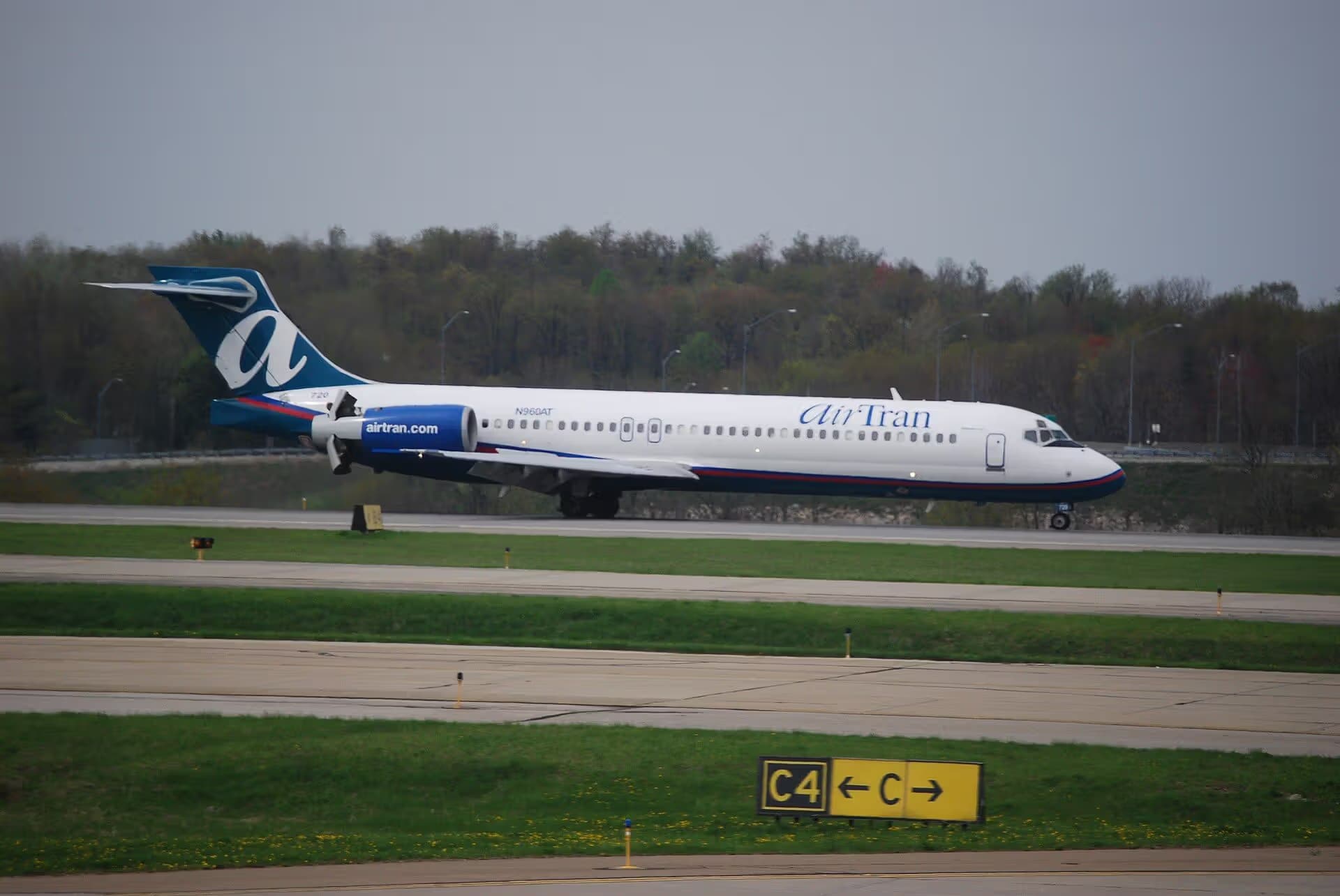 N960AT — Douglas
