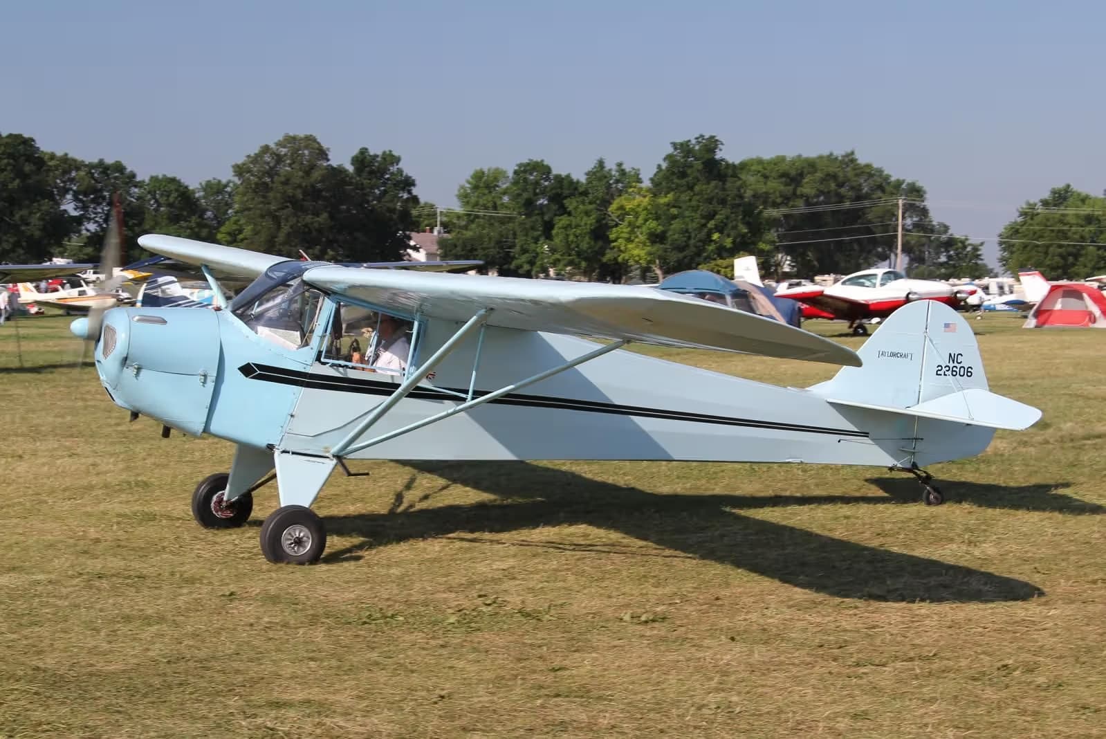 Unidentified — Single-engine aircraft