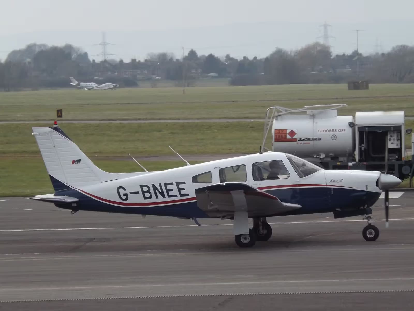 G-BNEE — Piper