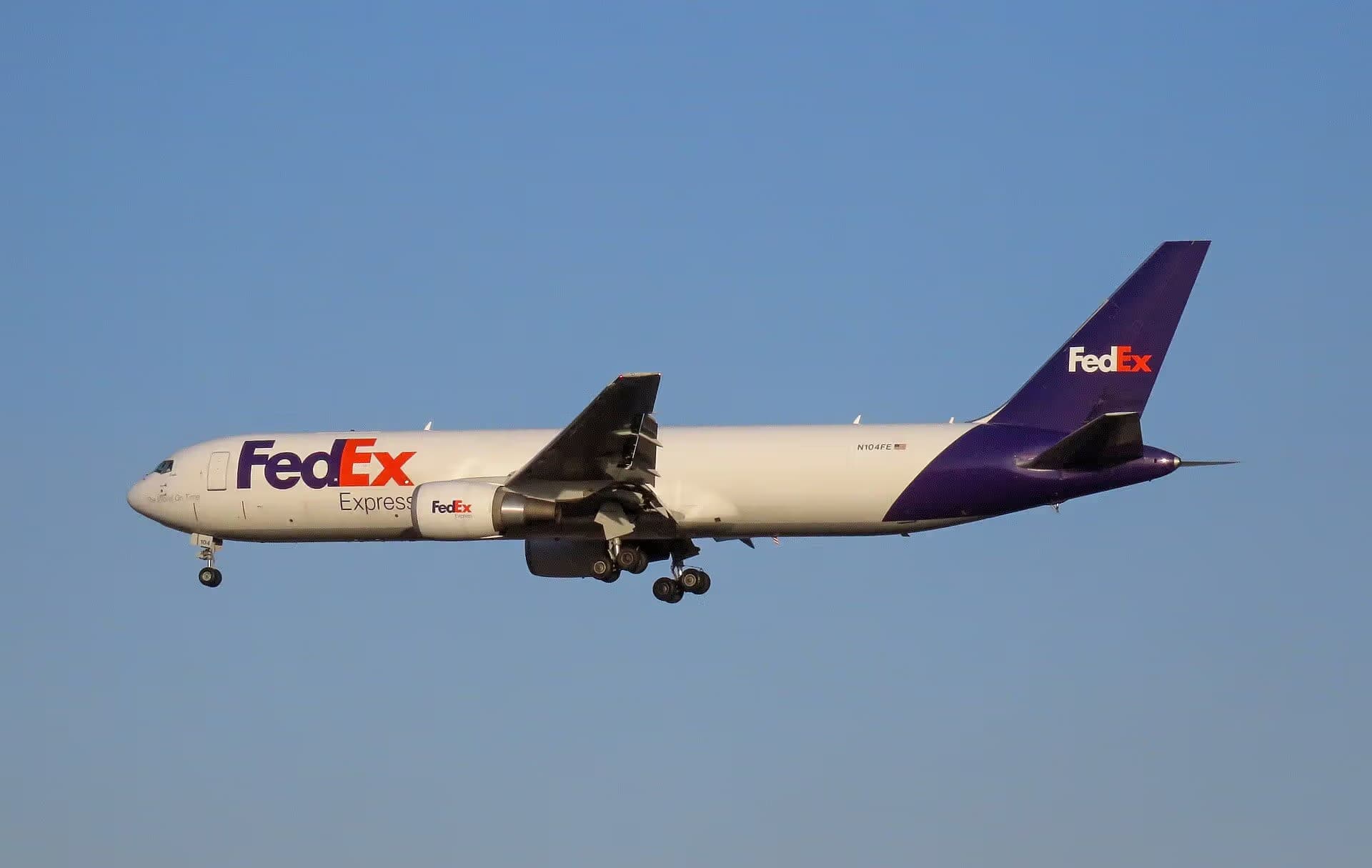 N104FE — Boeing