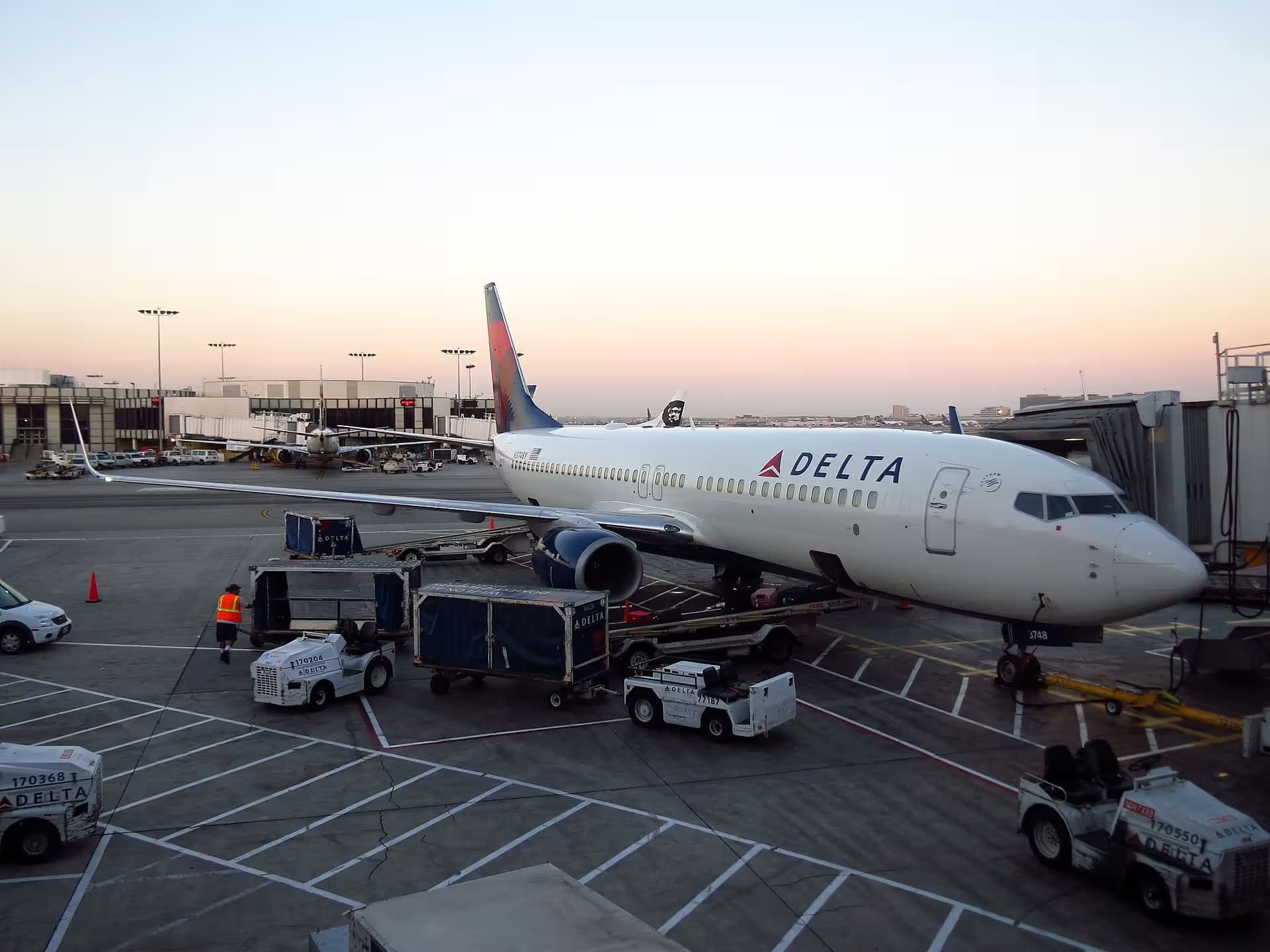 N3748Y — Boeing