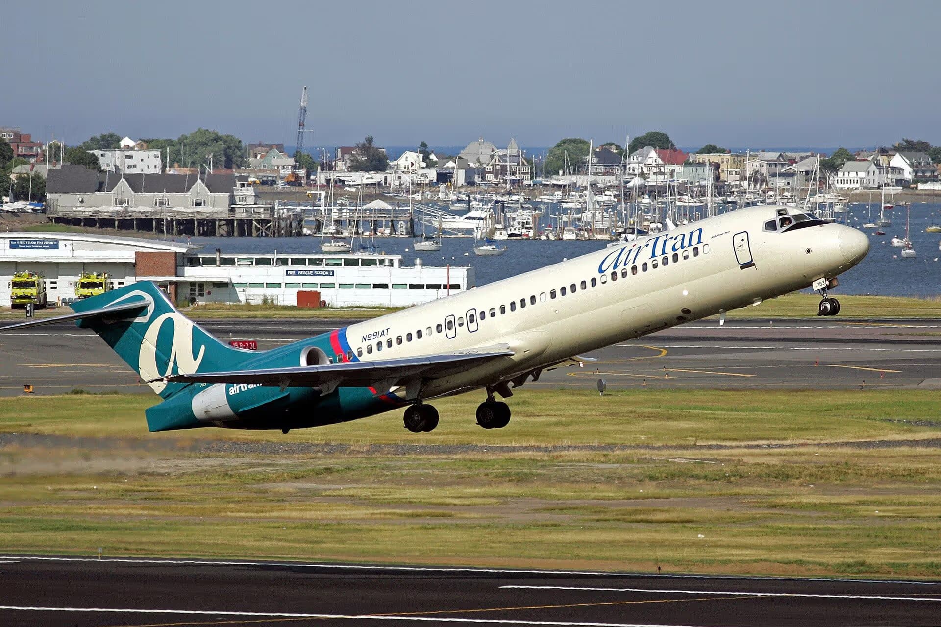 N991AT — Twin-engine aircraft