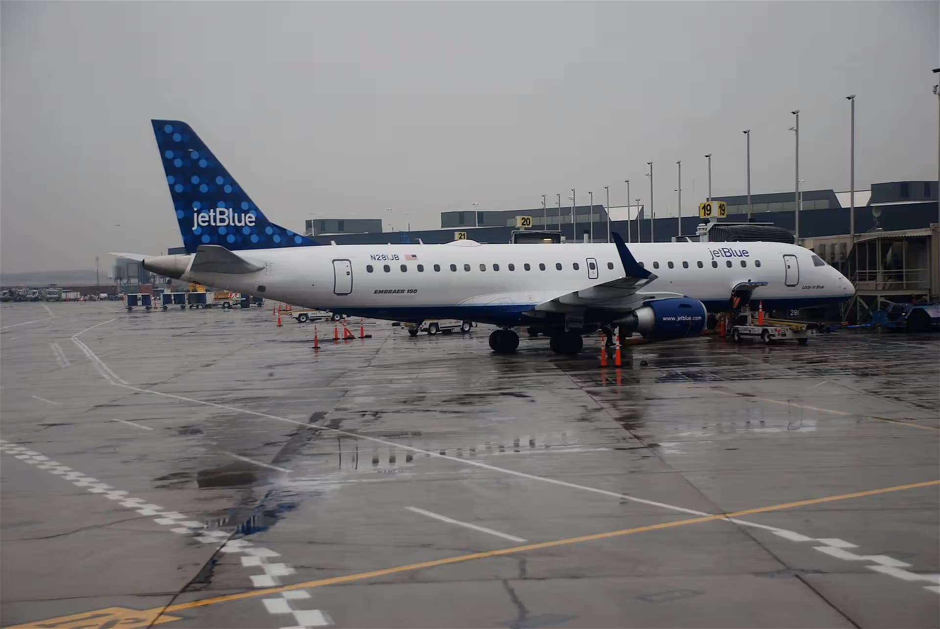 N281JB — Embraer