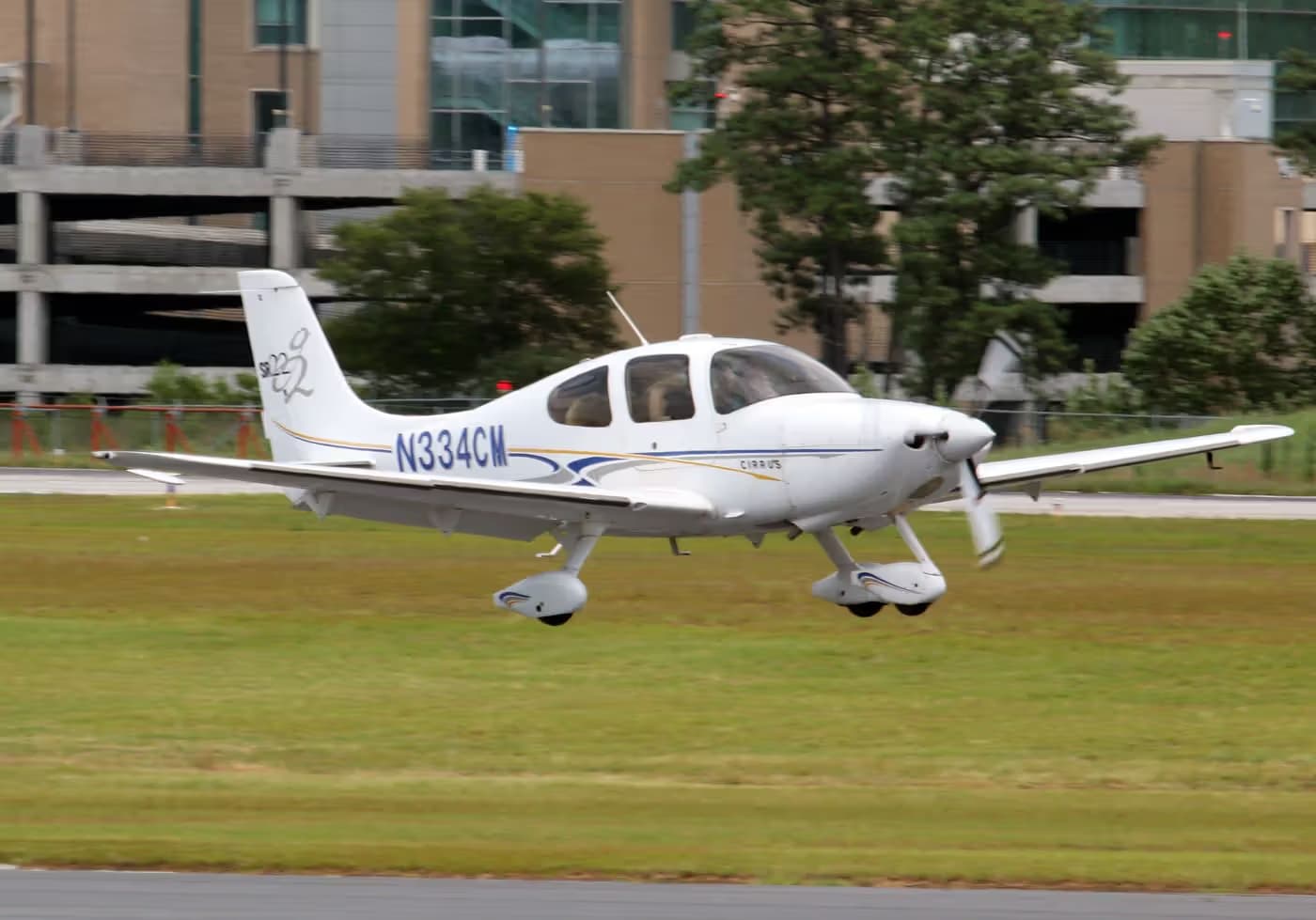 N334CM — Cirrus