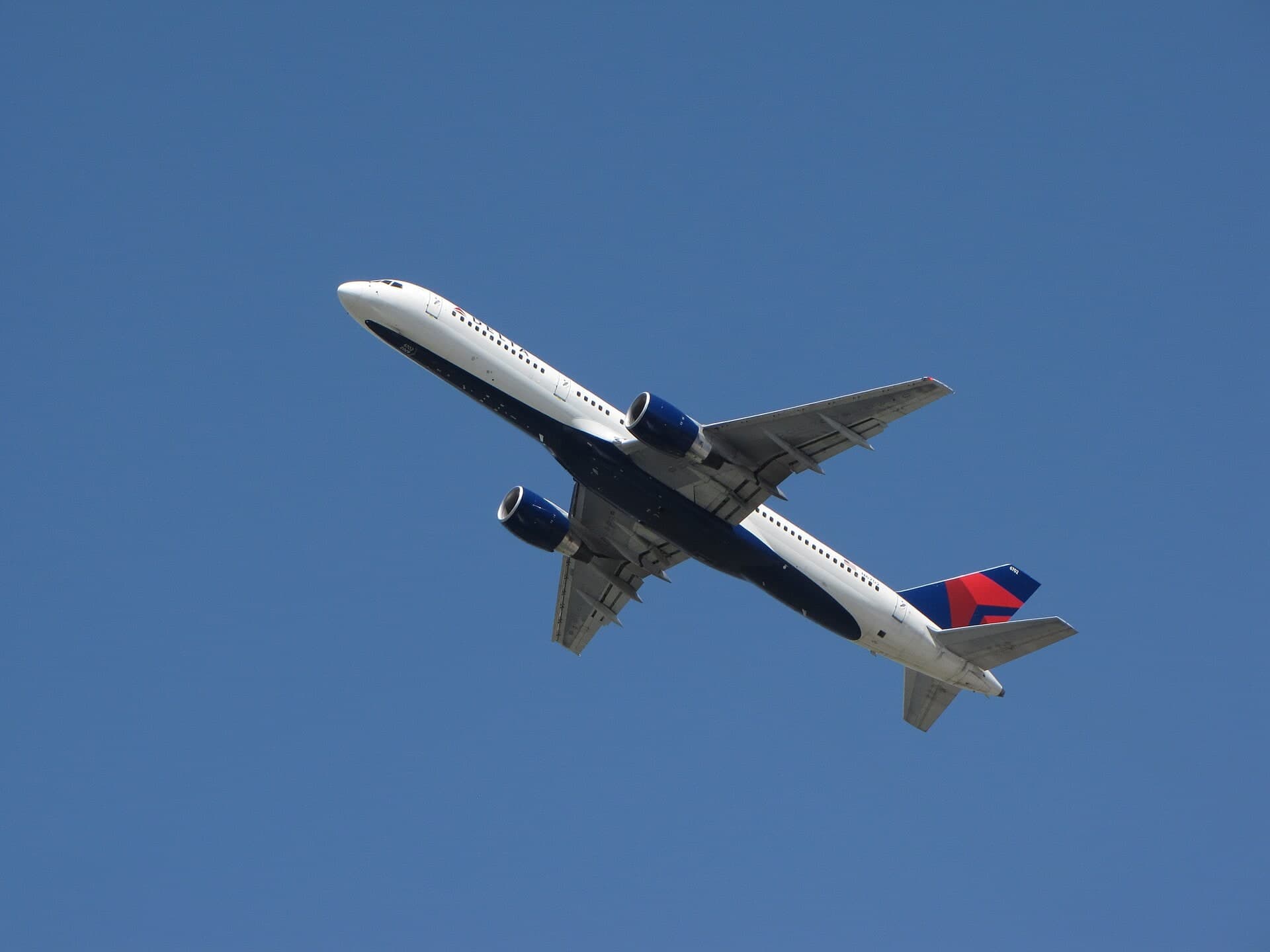 N6702 — Twin-engine aircraft
