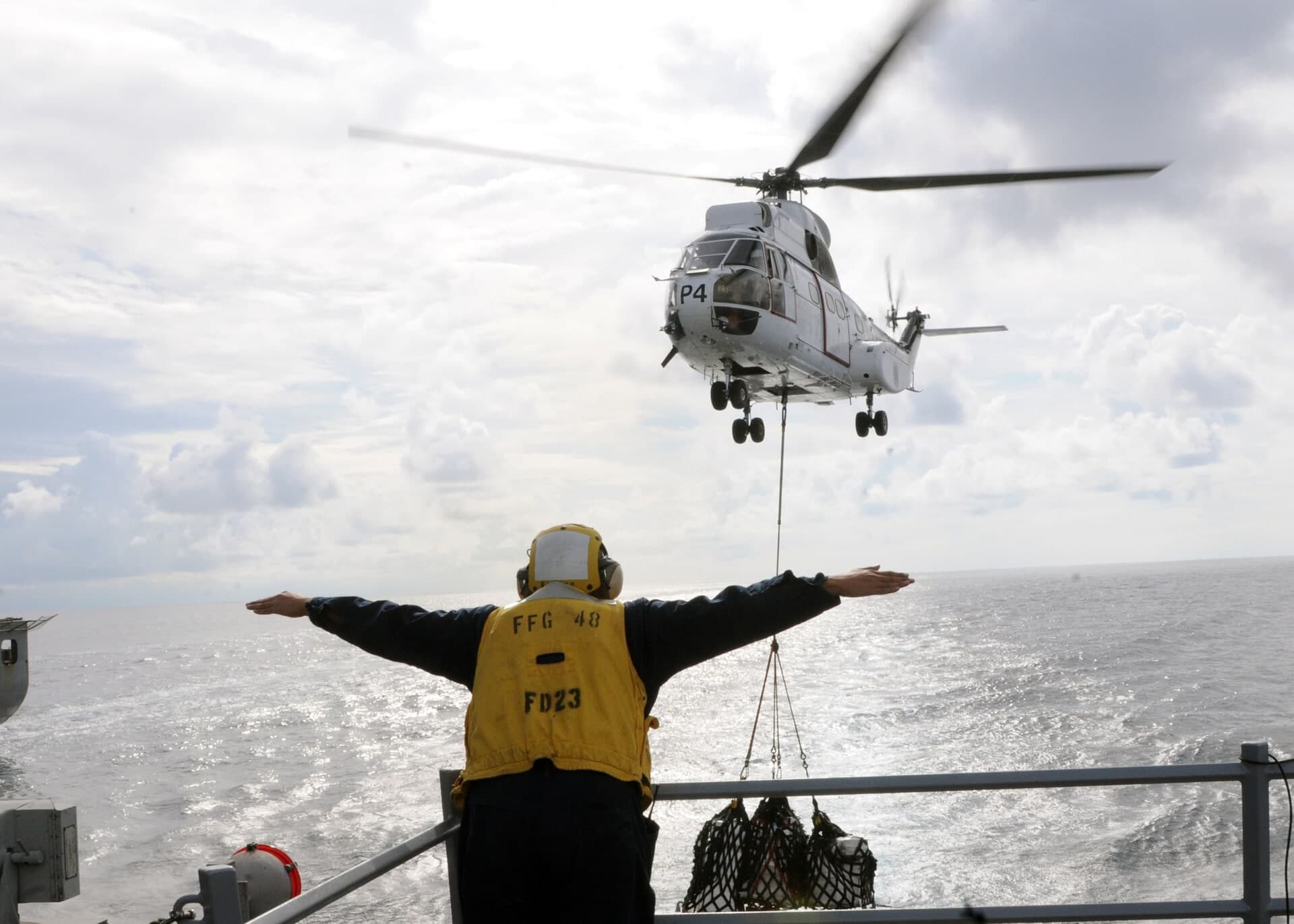 N330KW — Helicopter