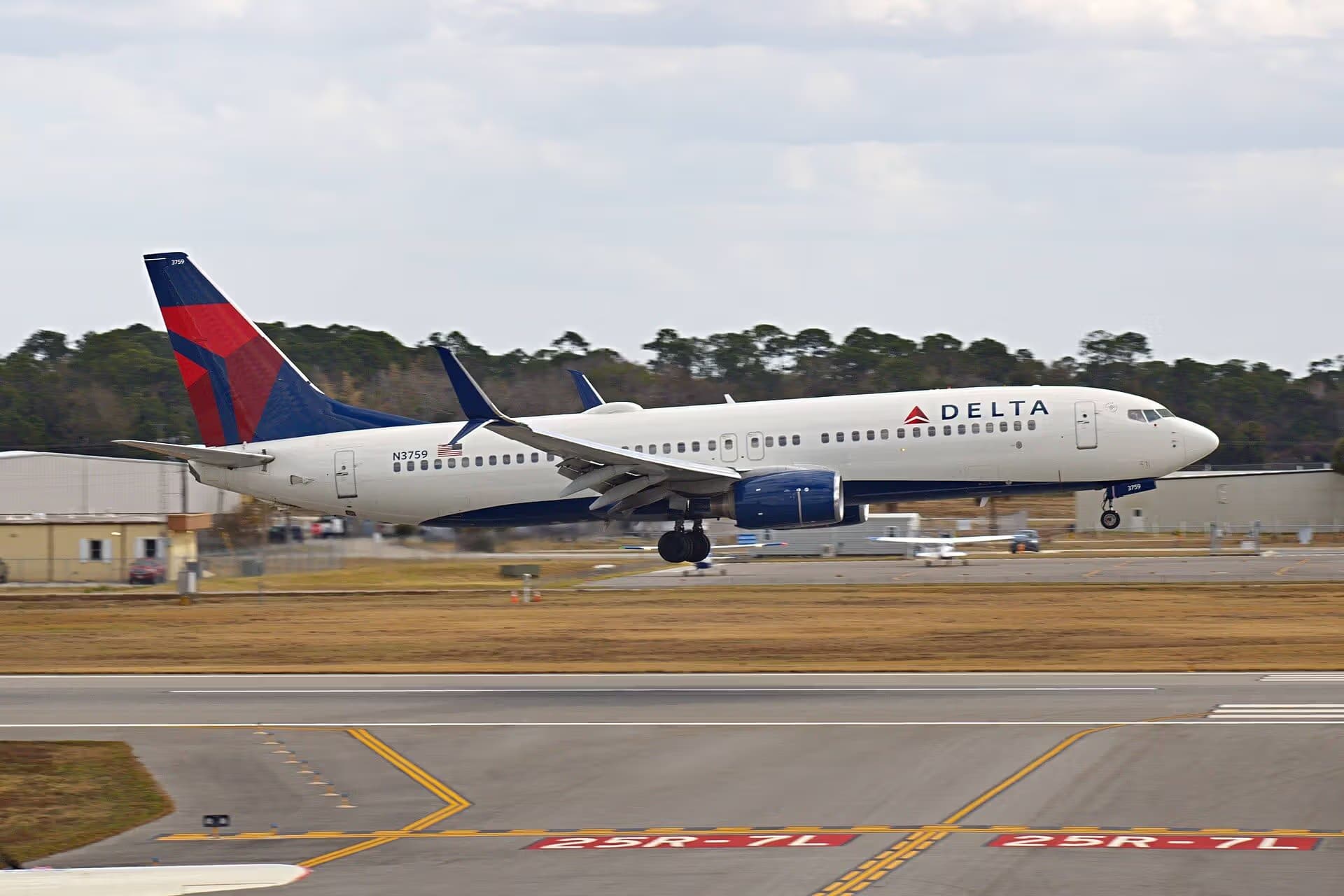 N3759 — Twin-engine aircraft
