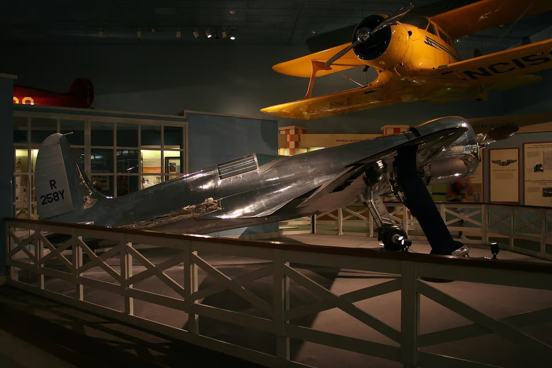 Unidentified — Single-engine aircraft