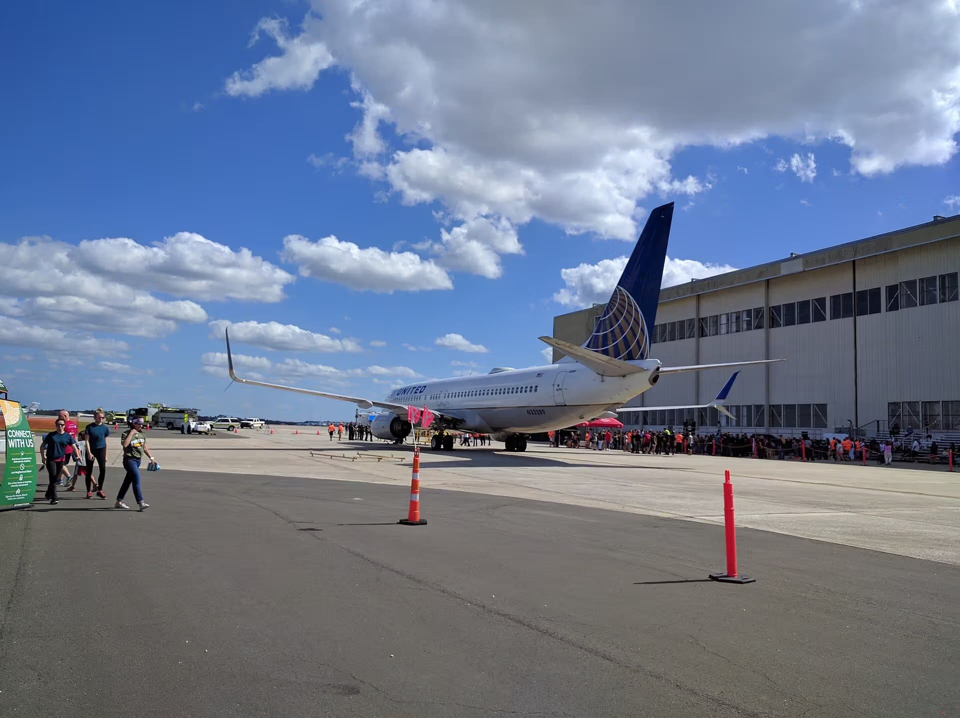 N33289 — Boeing