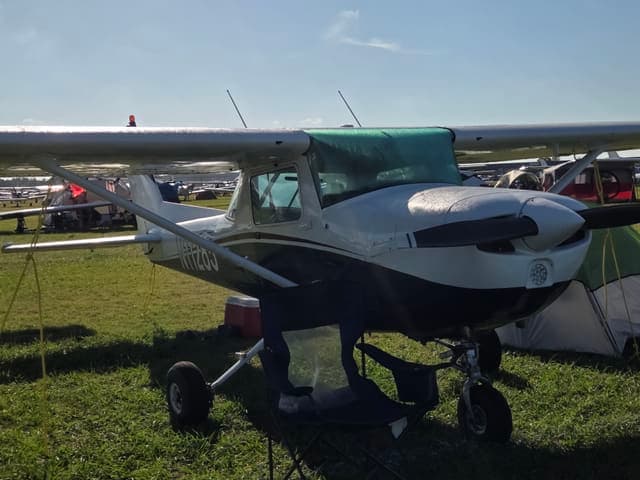 N11285 - Cessna 150L