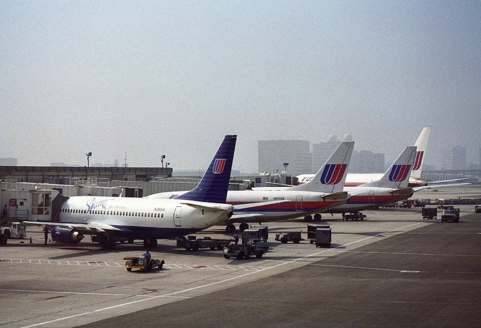 N390UA — Boeing