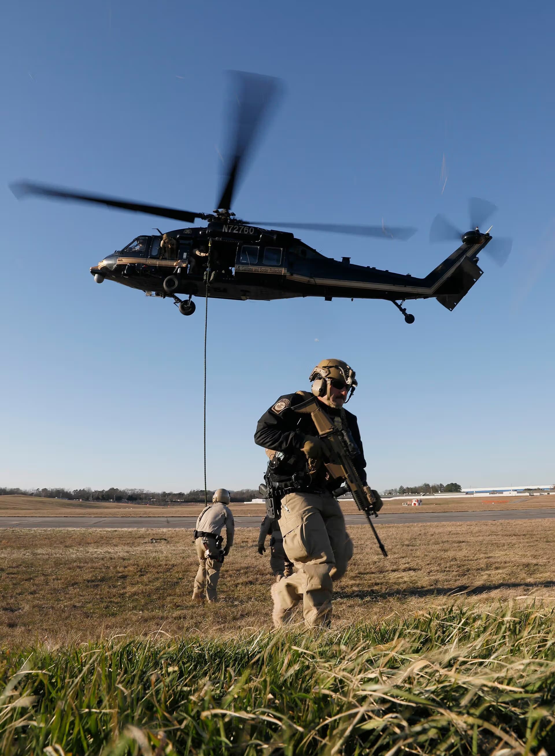 N72760 — Helicopter