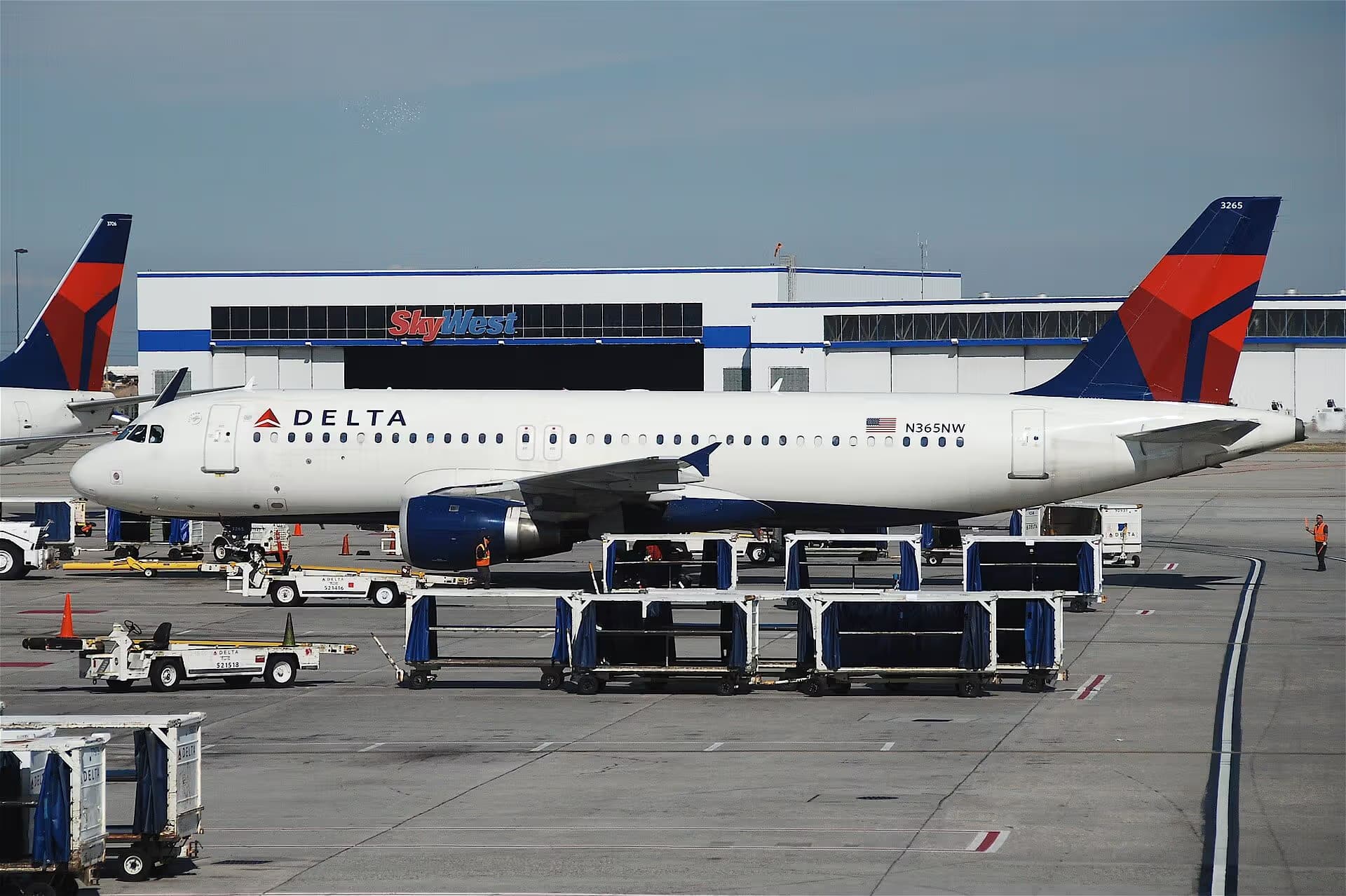 N365NW — Airbus