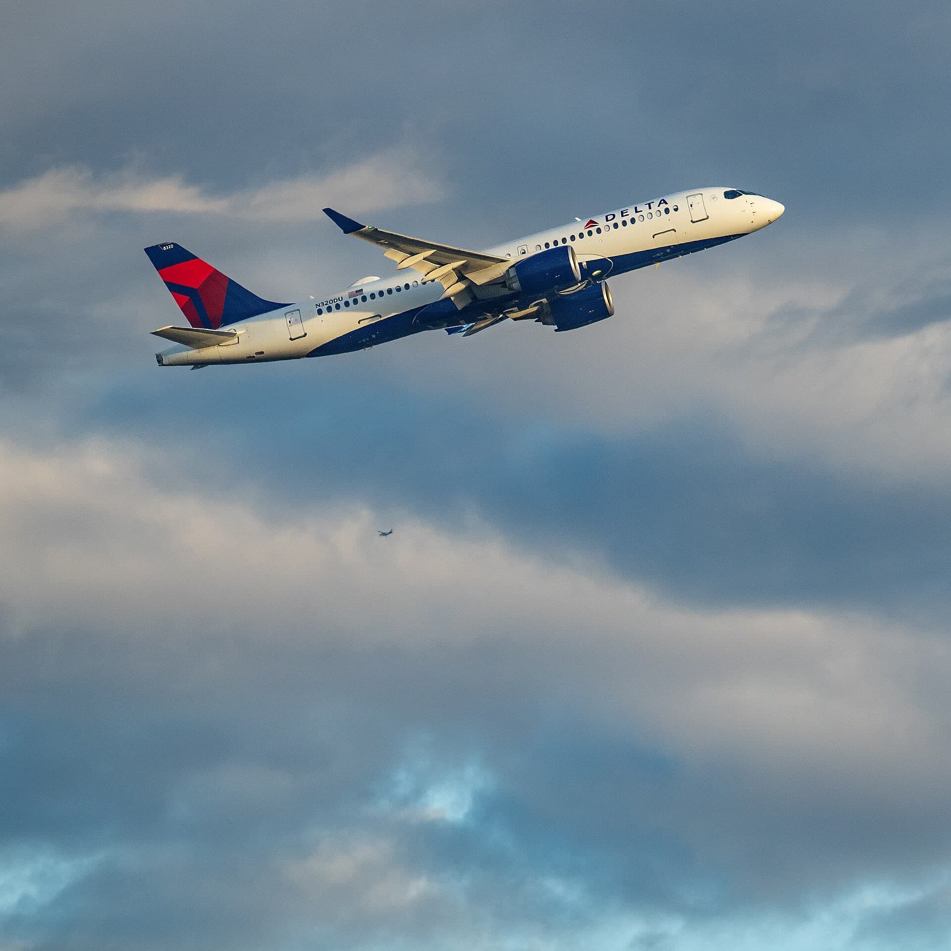 N320DU — Airbus