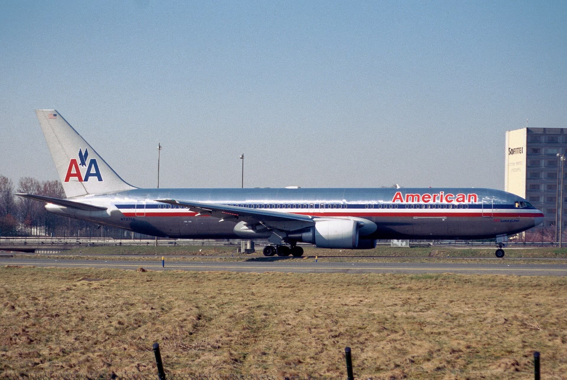N7375A — Twin-engine aircraft
