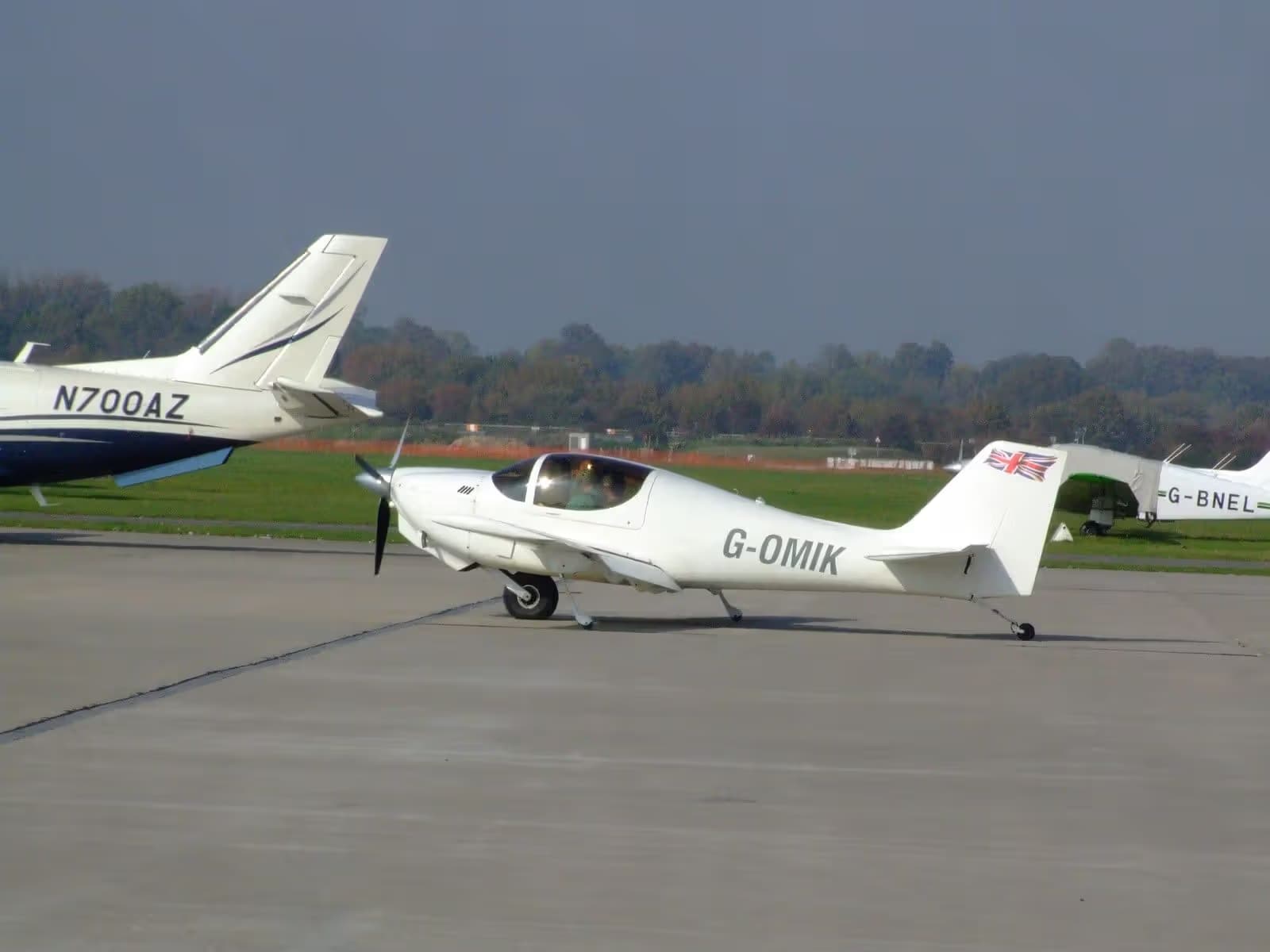 G-OMIK — Single-engine aircraft