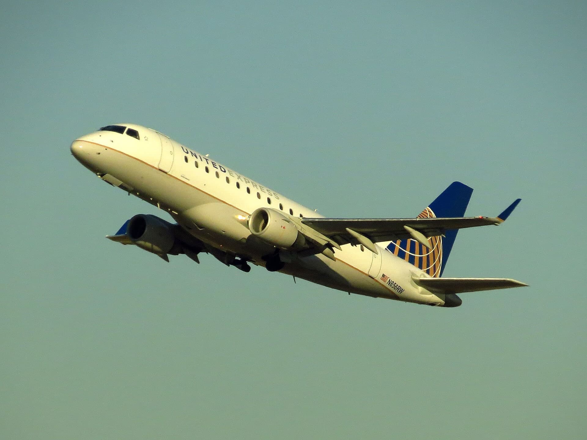 N856RW — Embraer