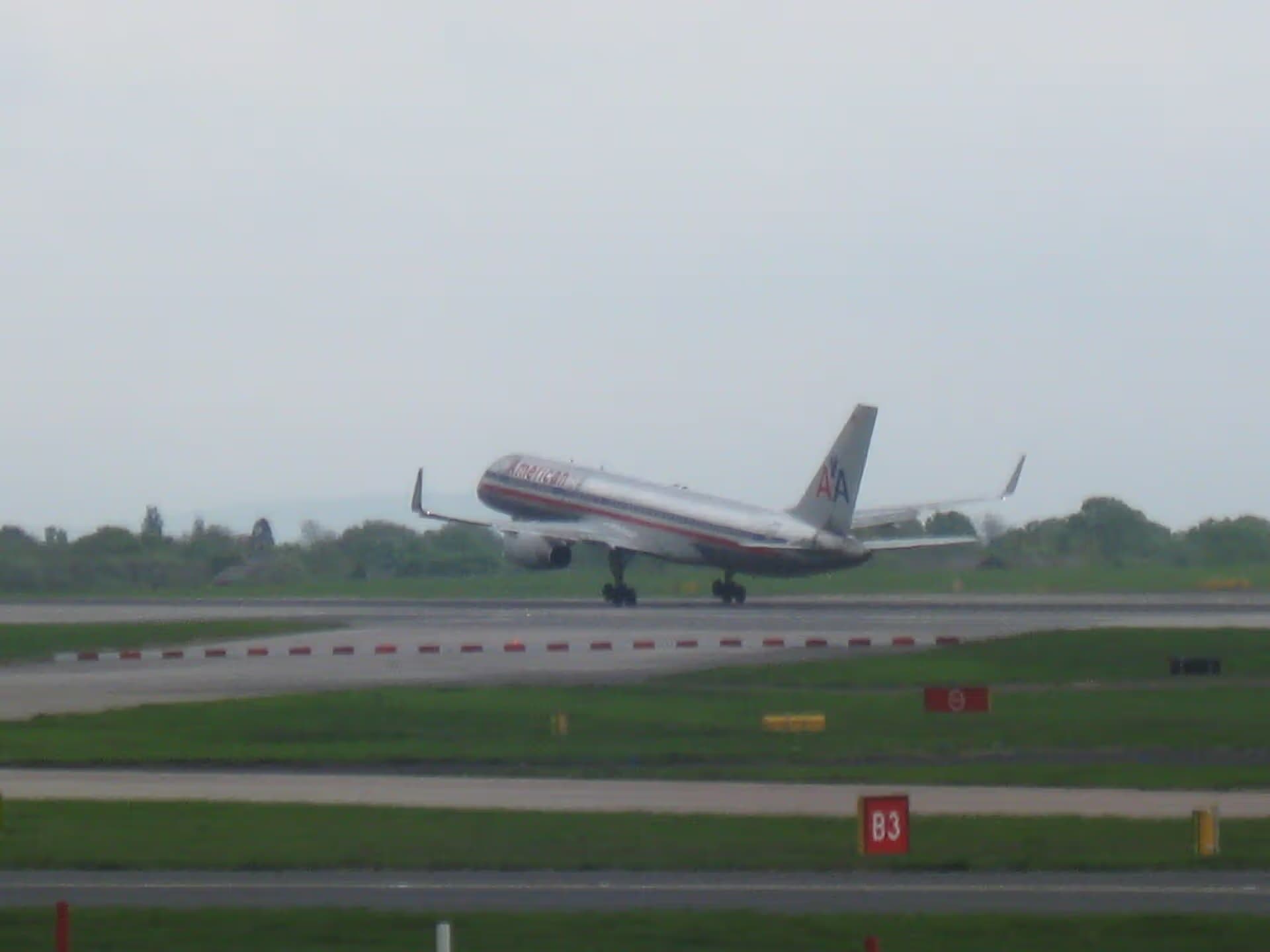 N178AA — Twin-engine aircraft