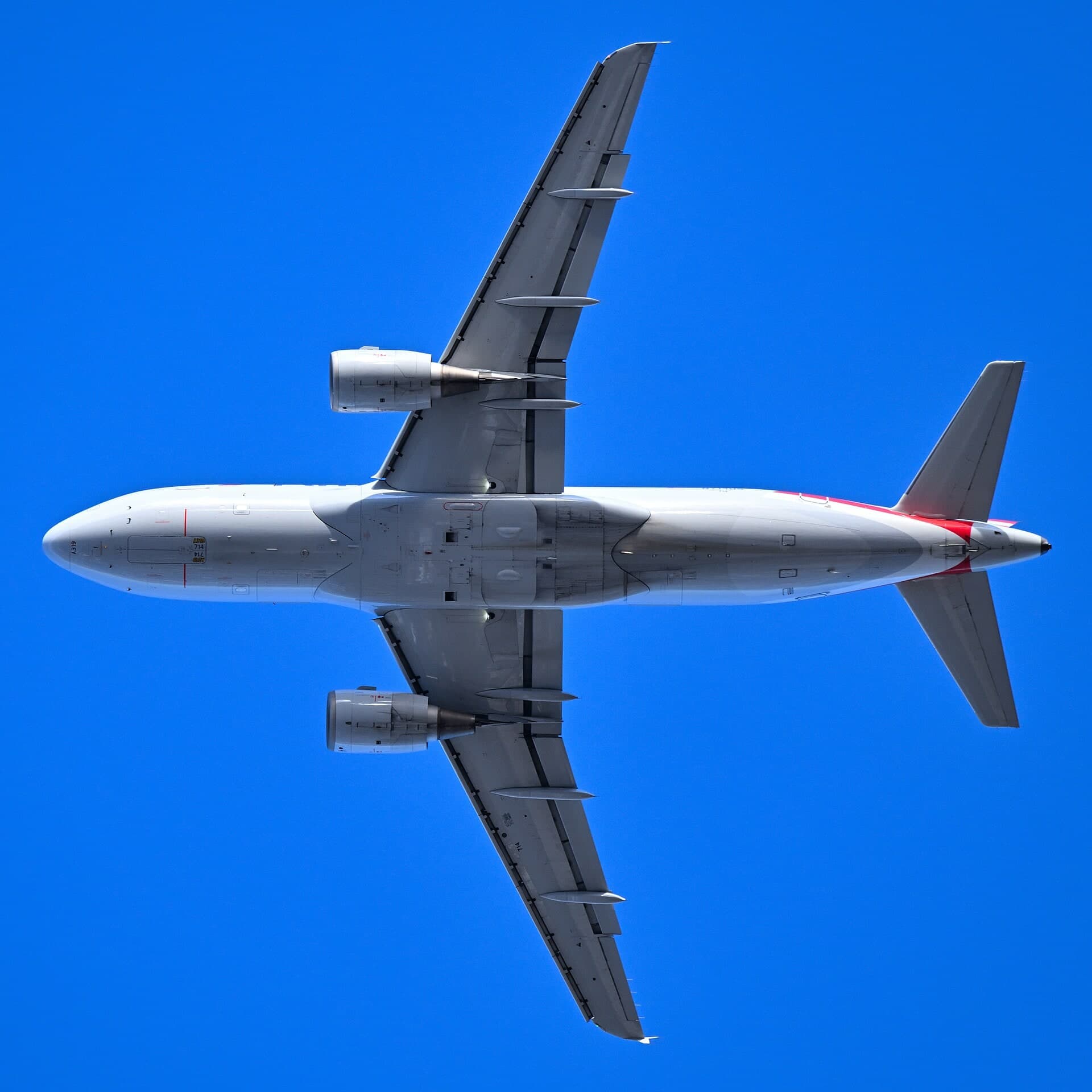 N714US — Twin-engine aircraft