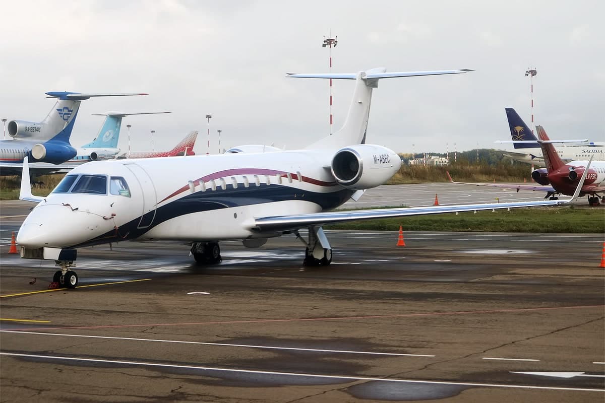 M-ABEC — Aircraft