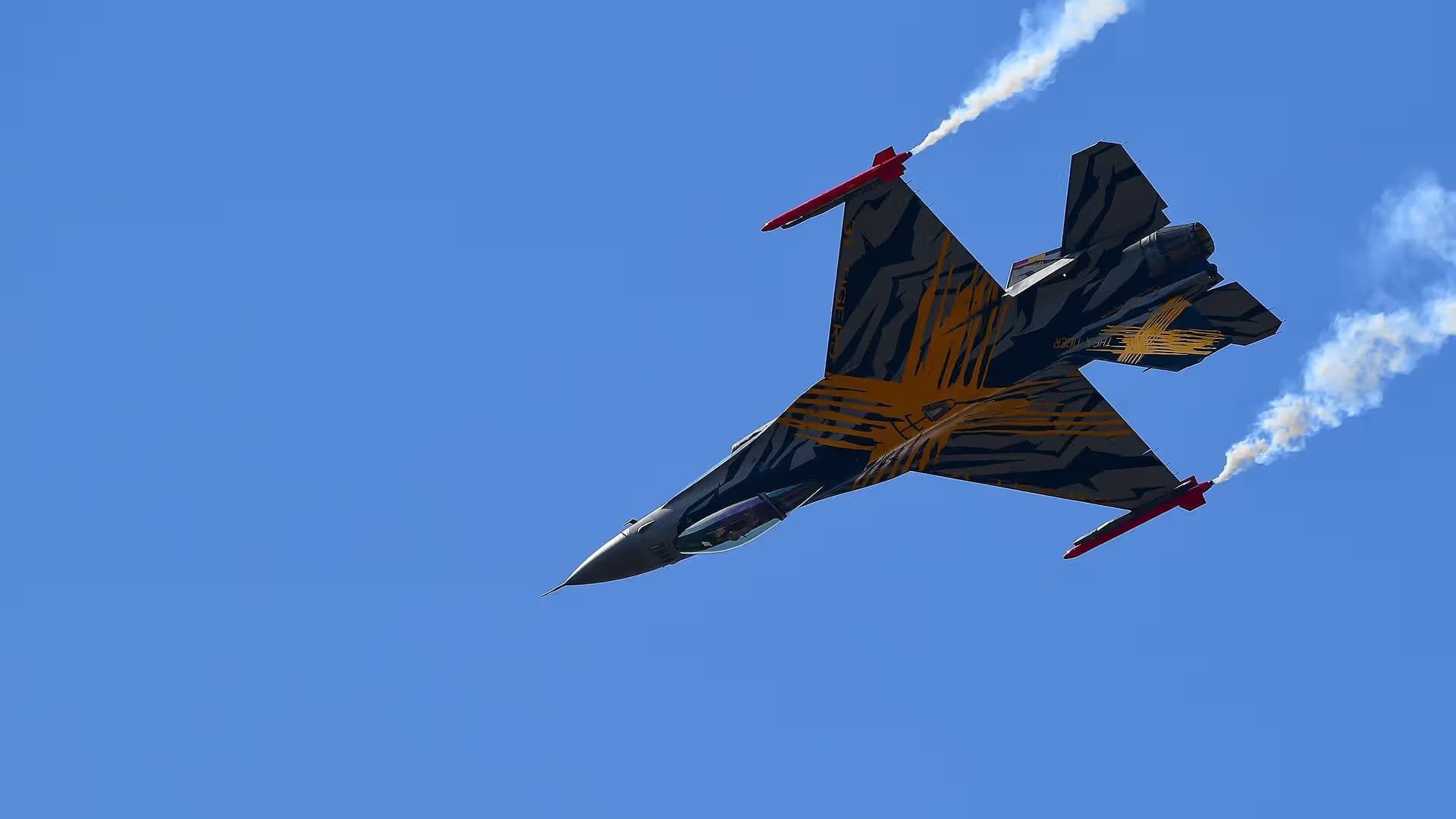 Unidentified — Single-engine aircraft