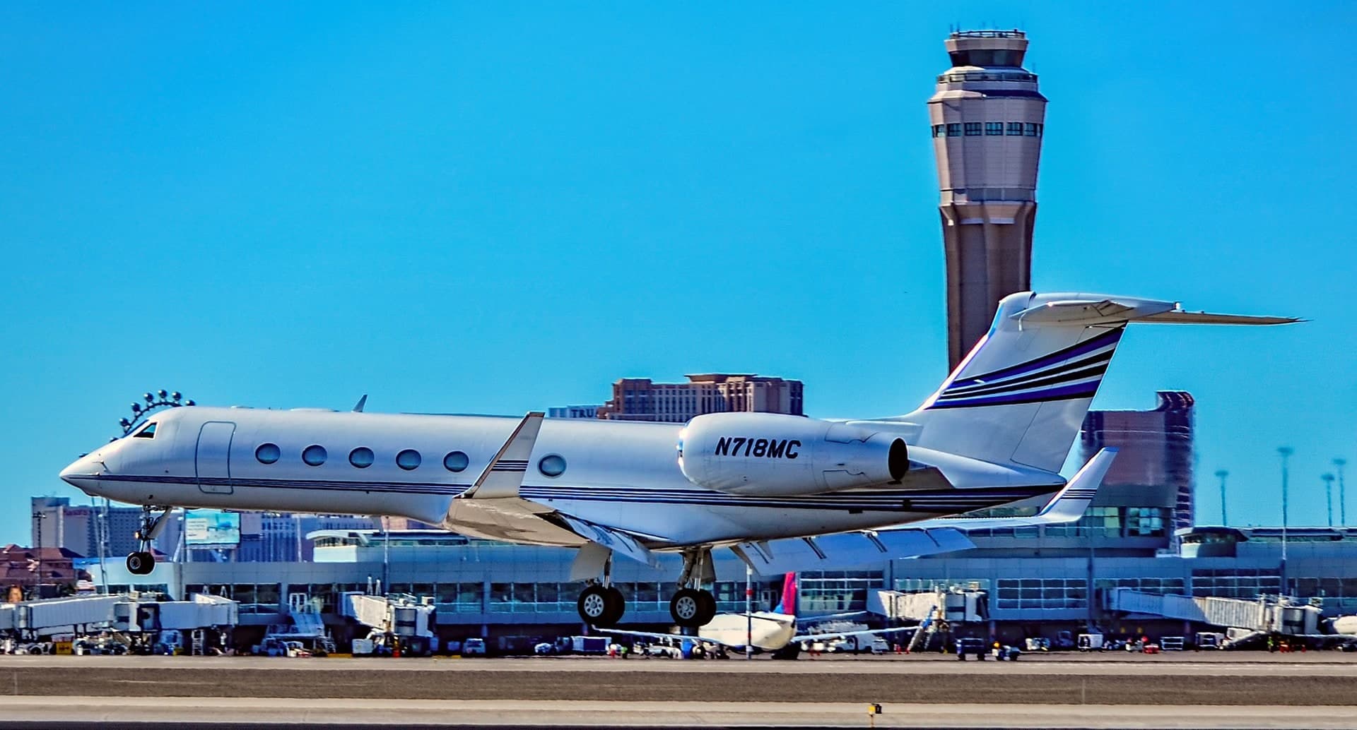 N718MC — Business jet