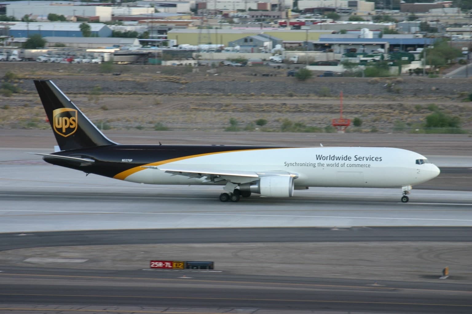N327UP — Boeing