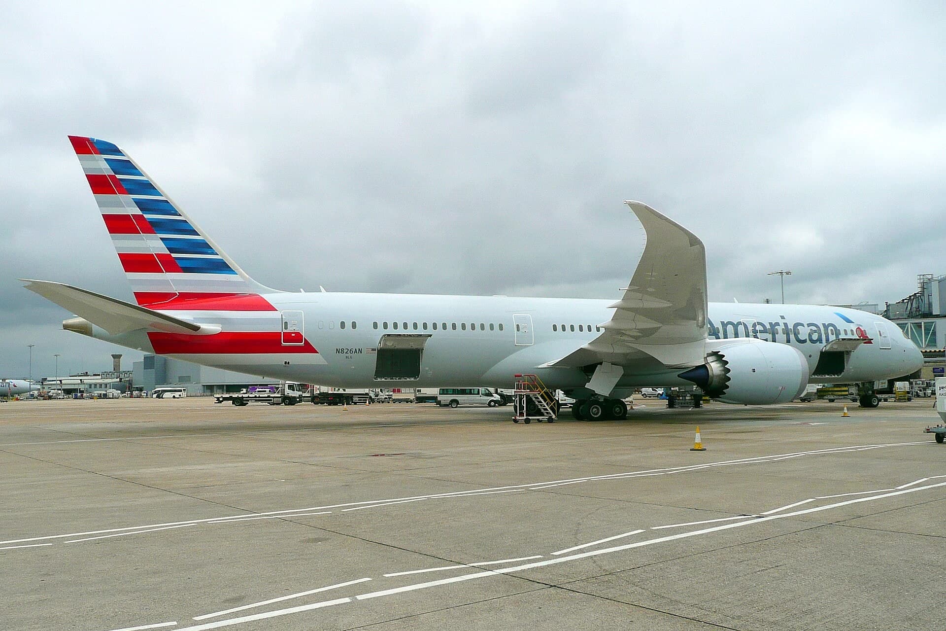 N826AN — Twin-engine aircraft