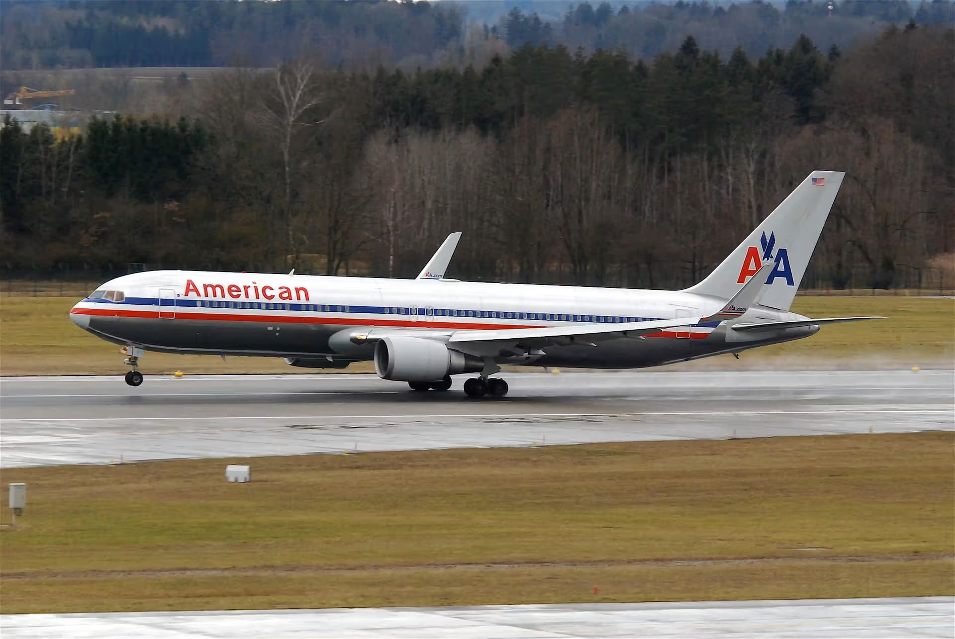 N389AA — Boeing
