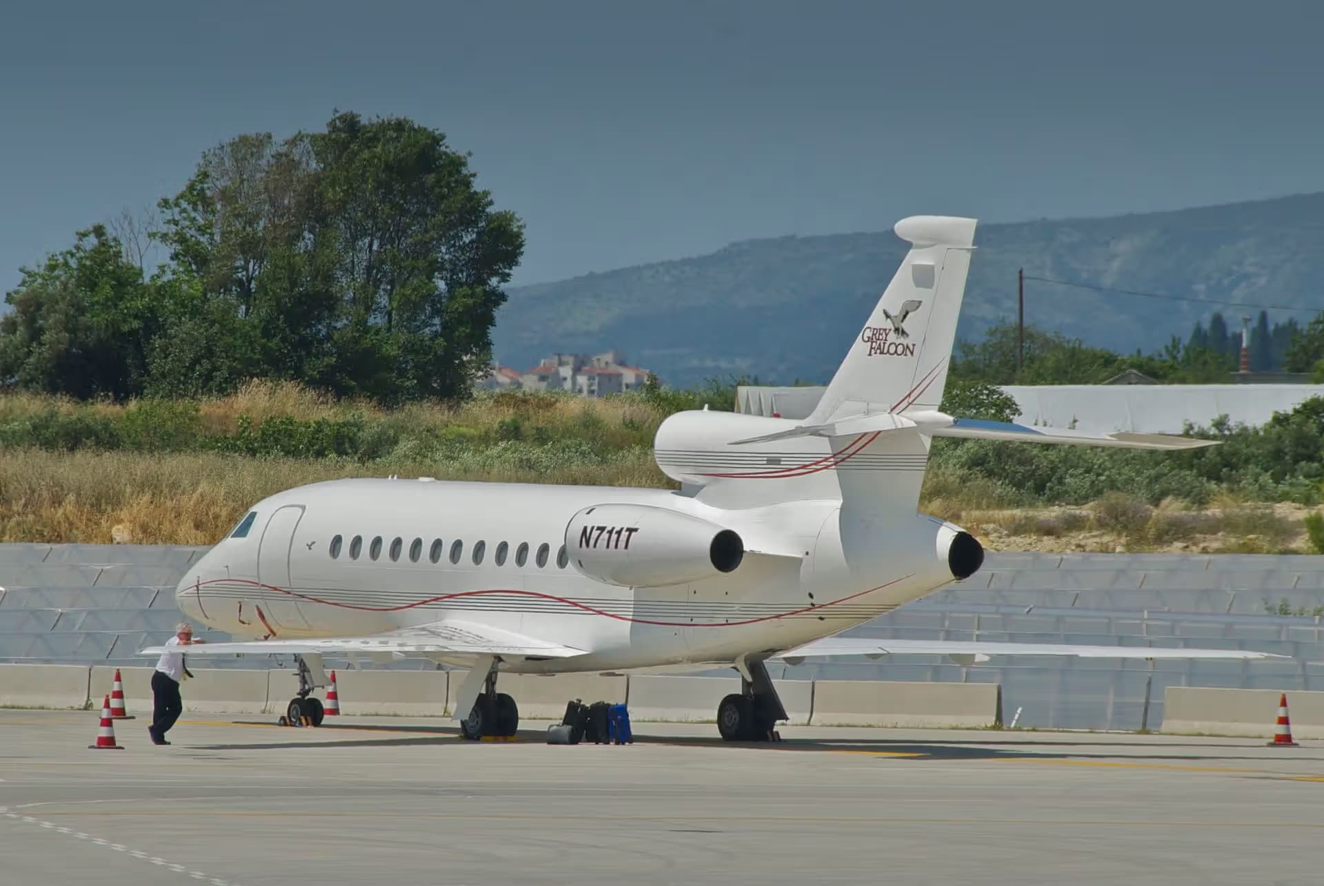 N711T — Business jet