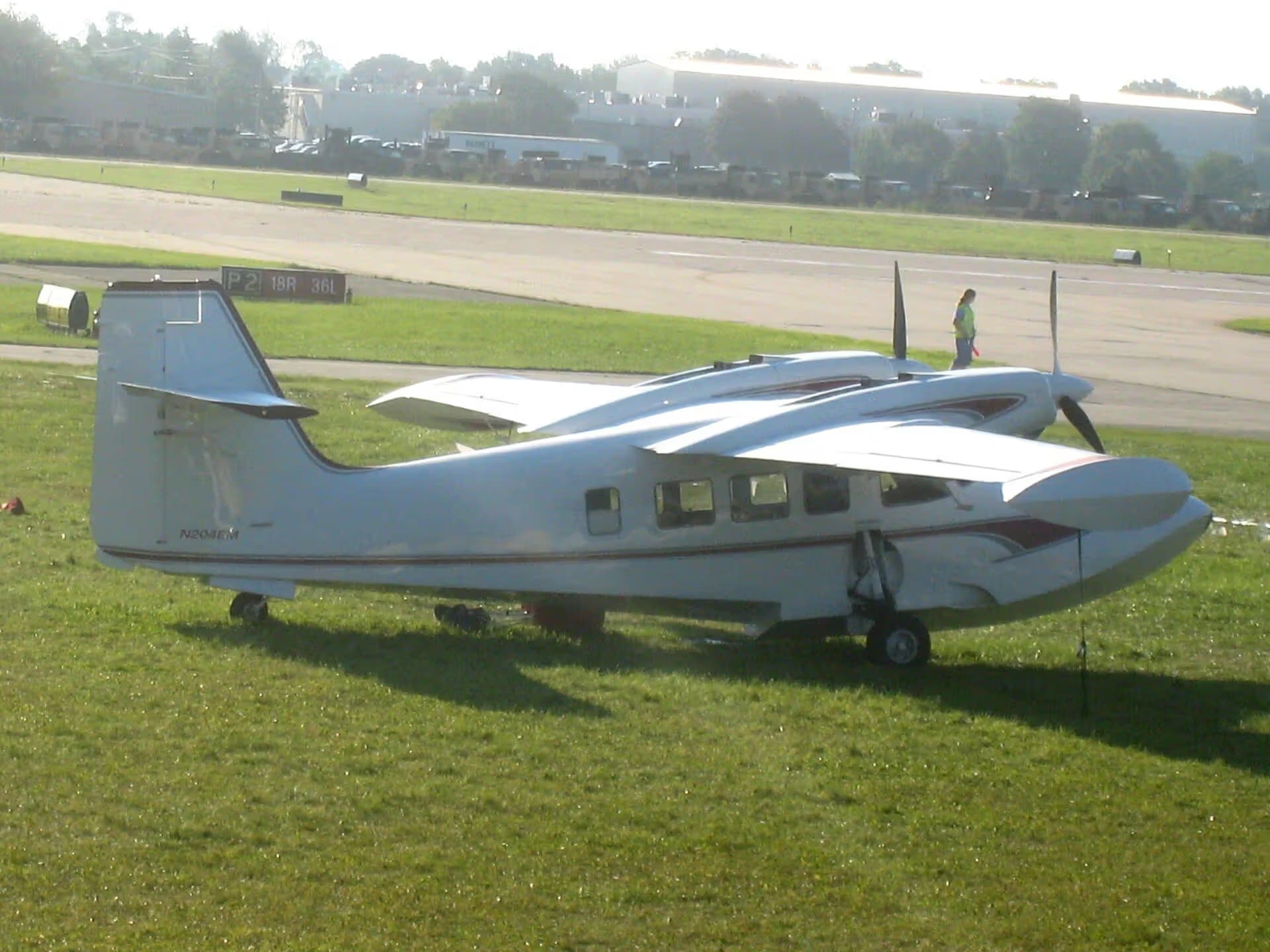 N204EM — Twin-engine aircraft