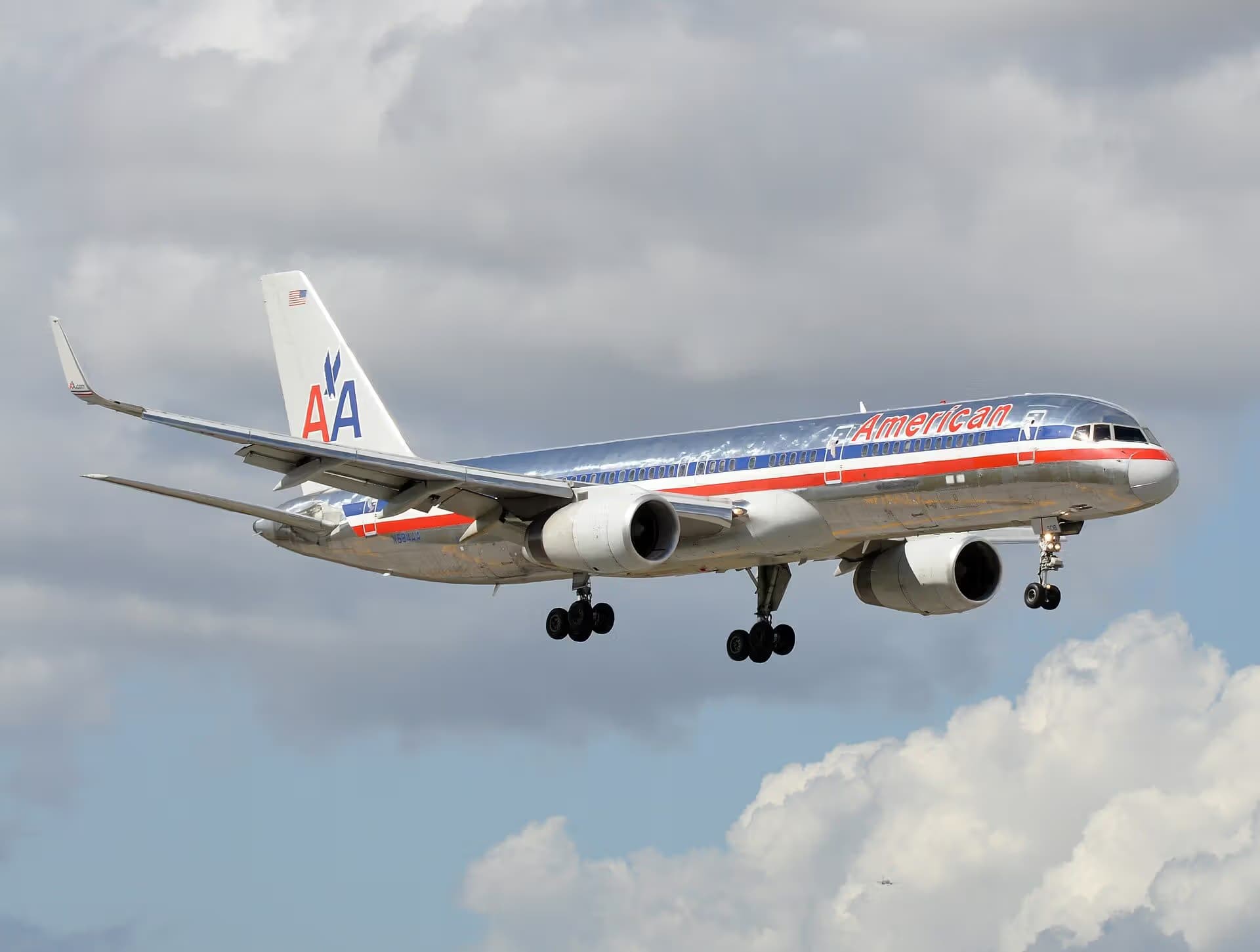 N684AA — Boeing