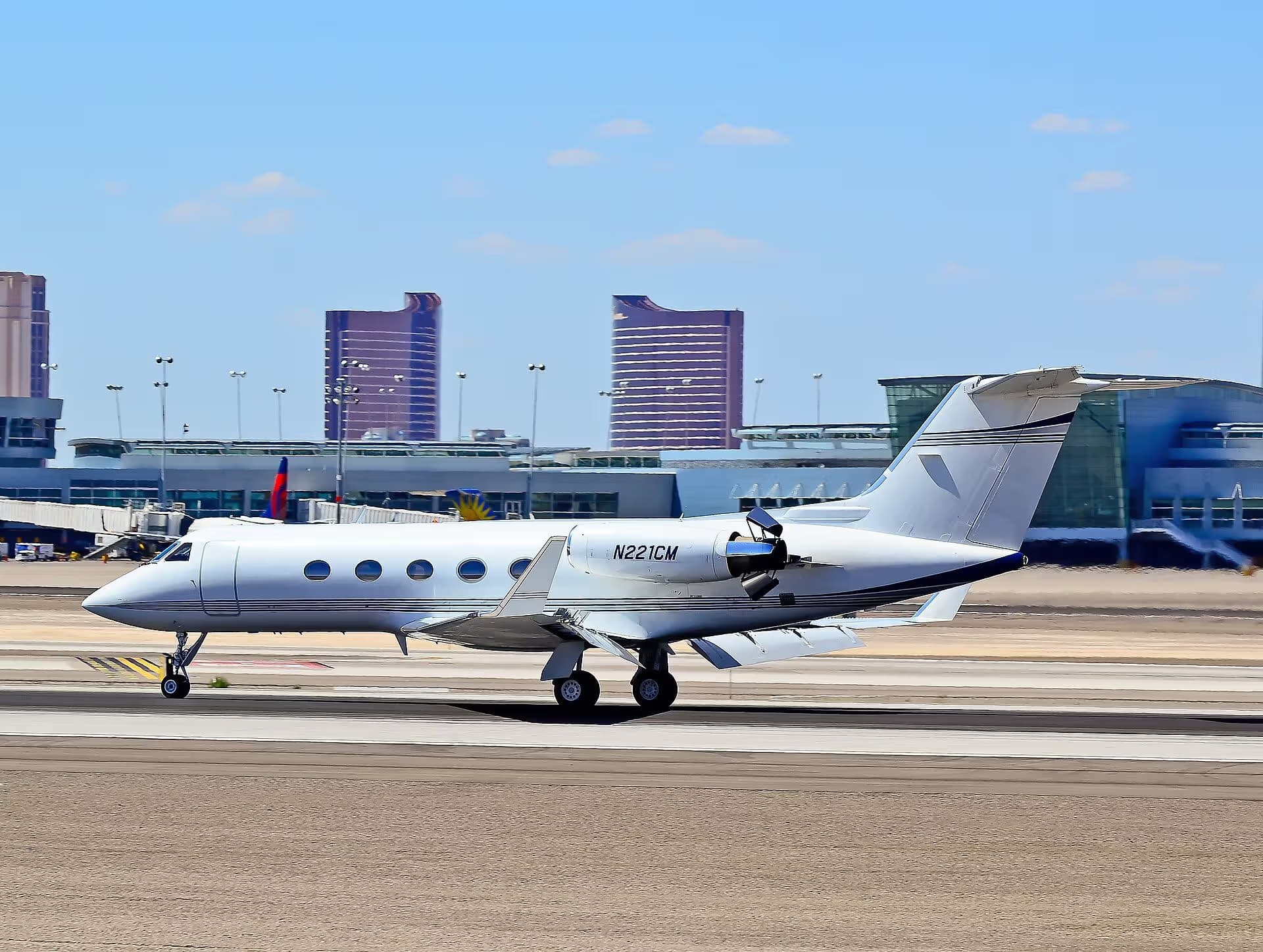 N221CM — Business jet