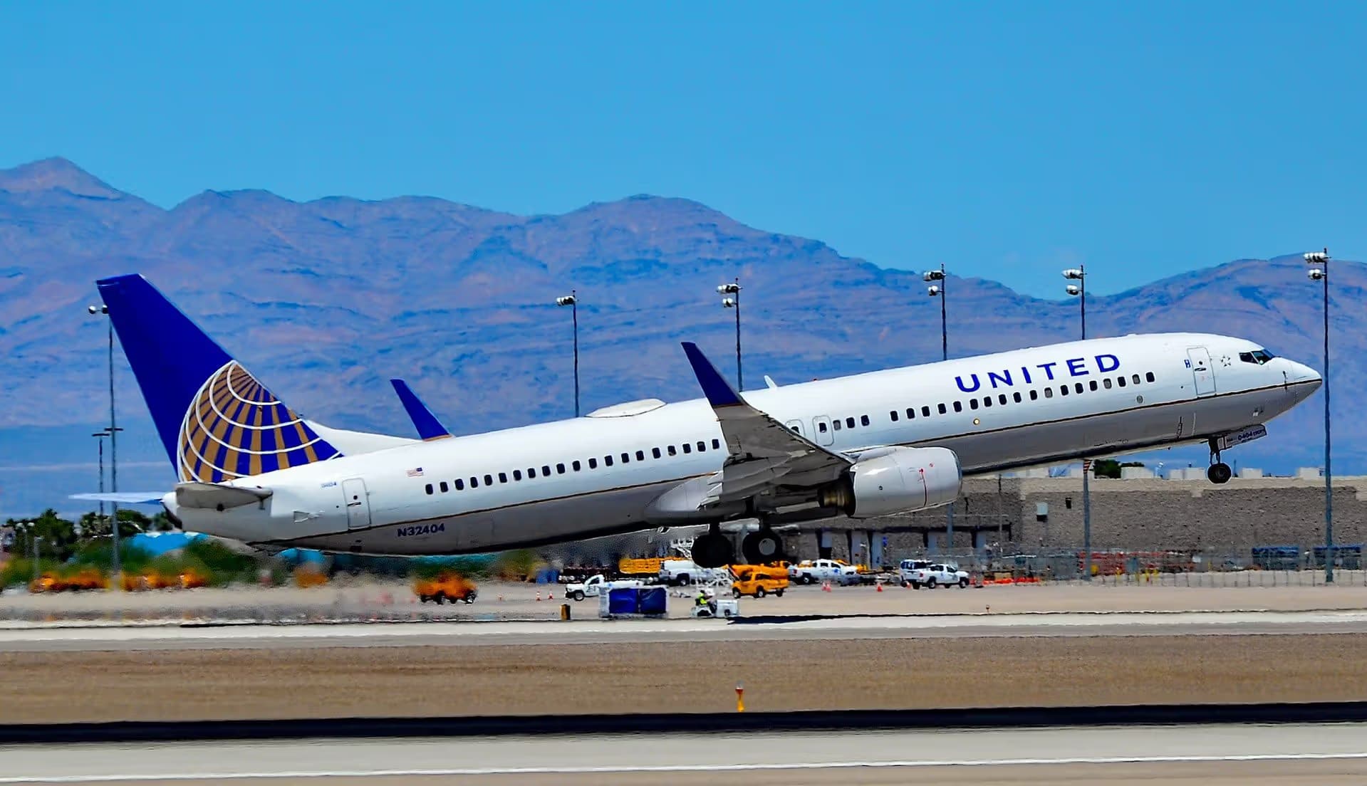 N32404 — Boeing