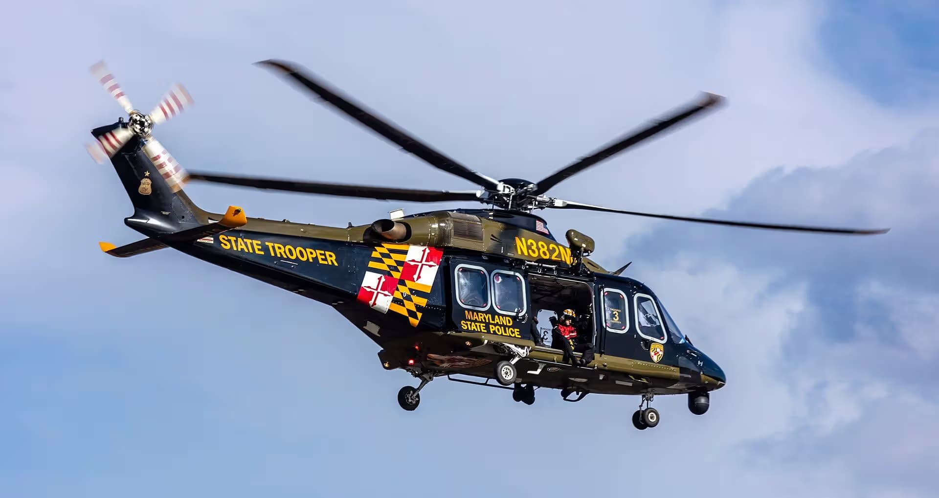 N382MD — Helicopter