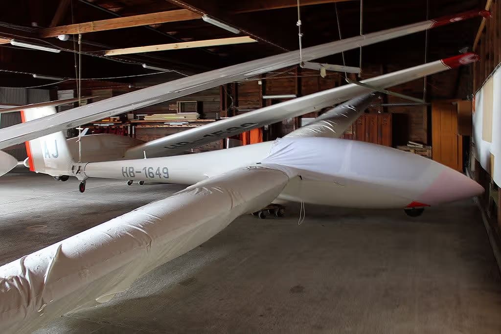 HB-1649 — Glider