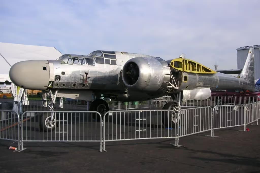 Unidentified — Twin-engine aircraft