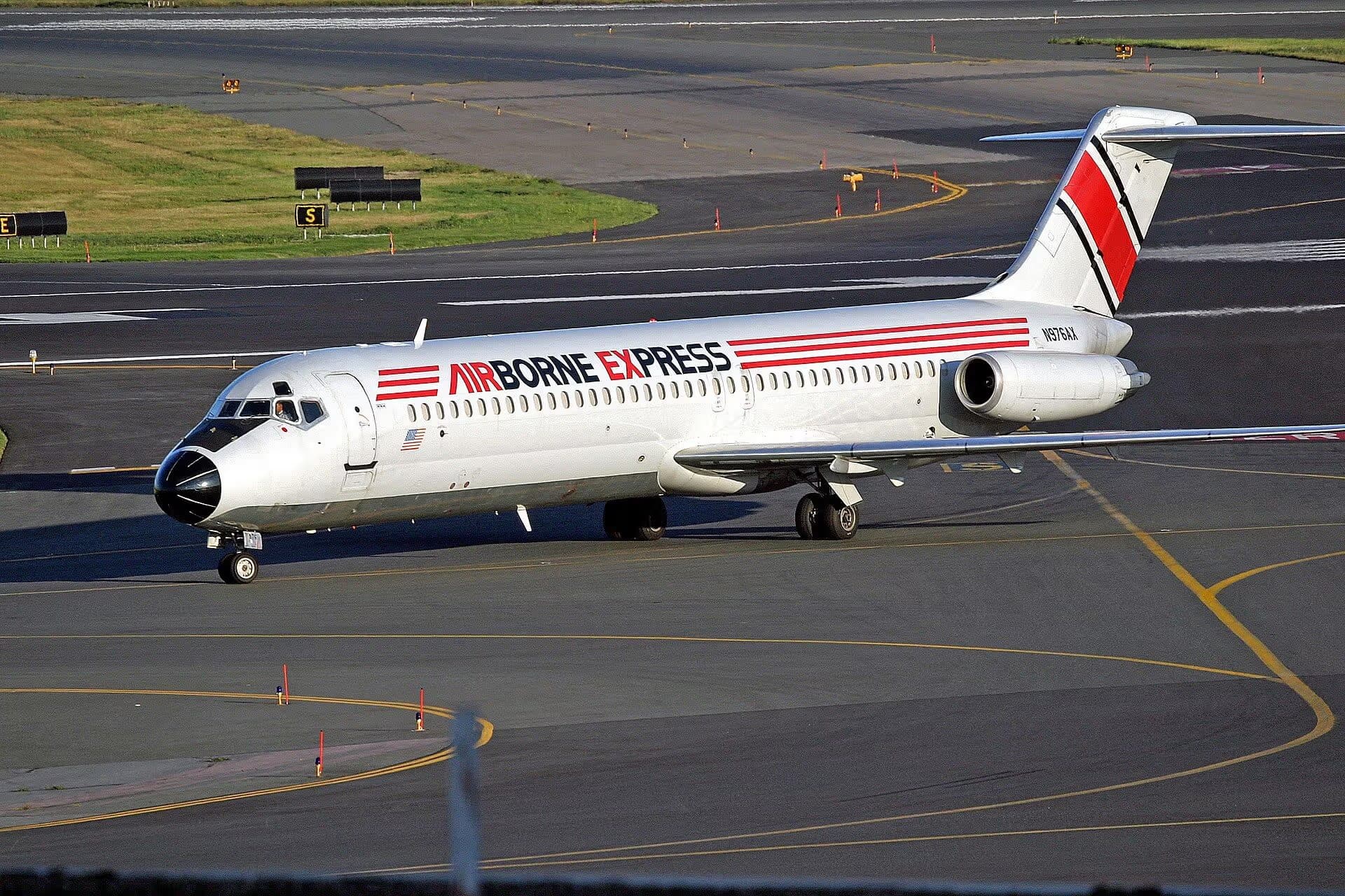 N976AX — Twin-engine aircraft