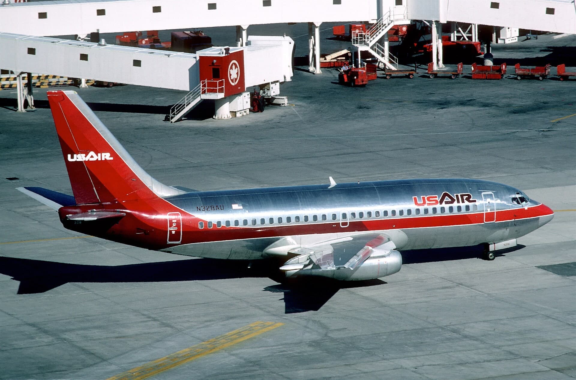 N328AU — Boeing