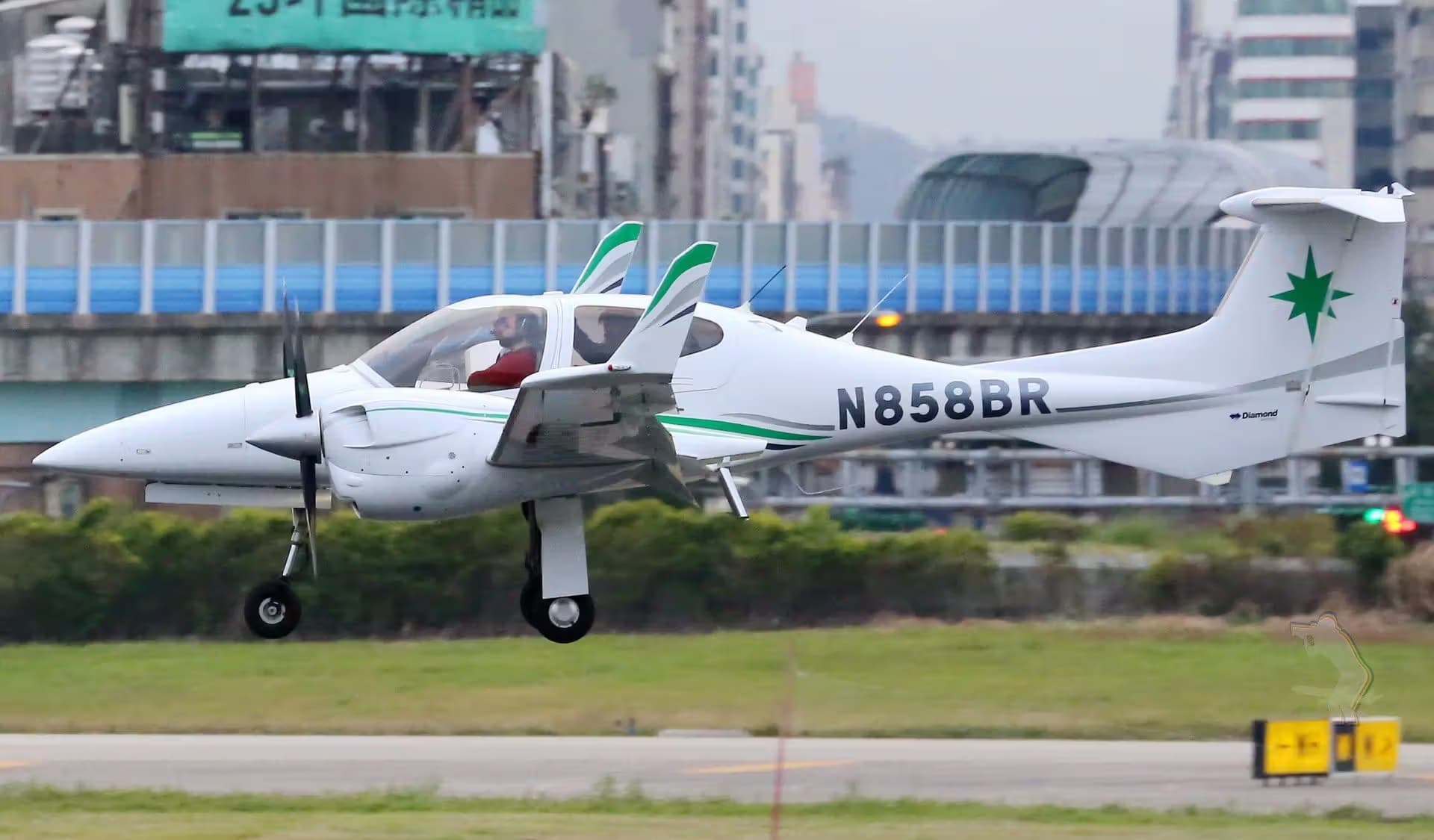N858BR — Aircraft