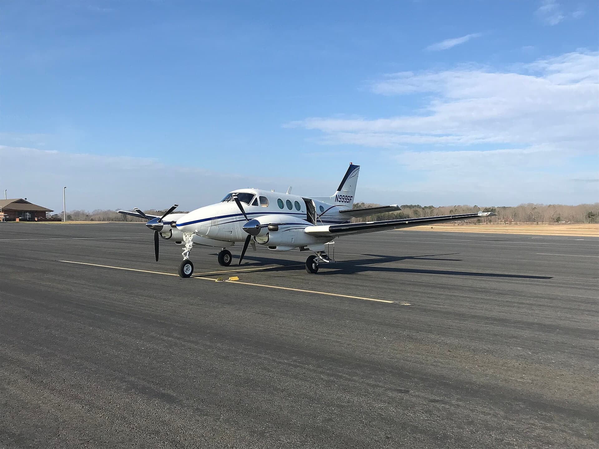 N999SF — Twin-engine aircraft