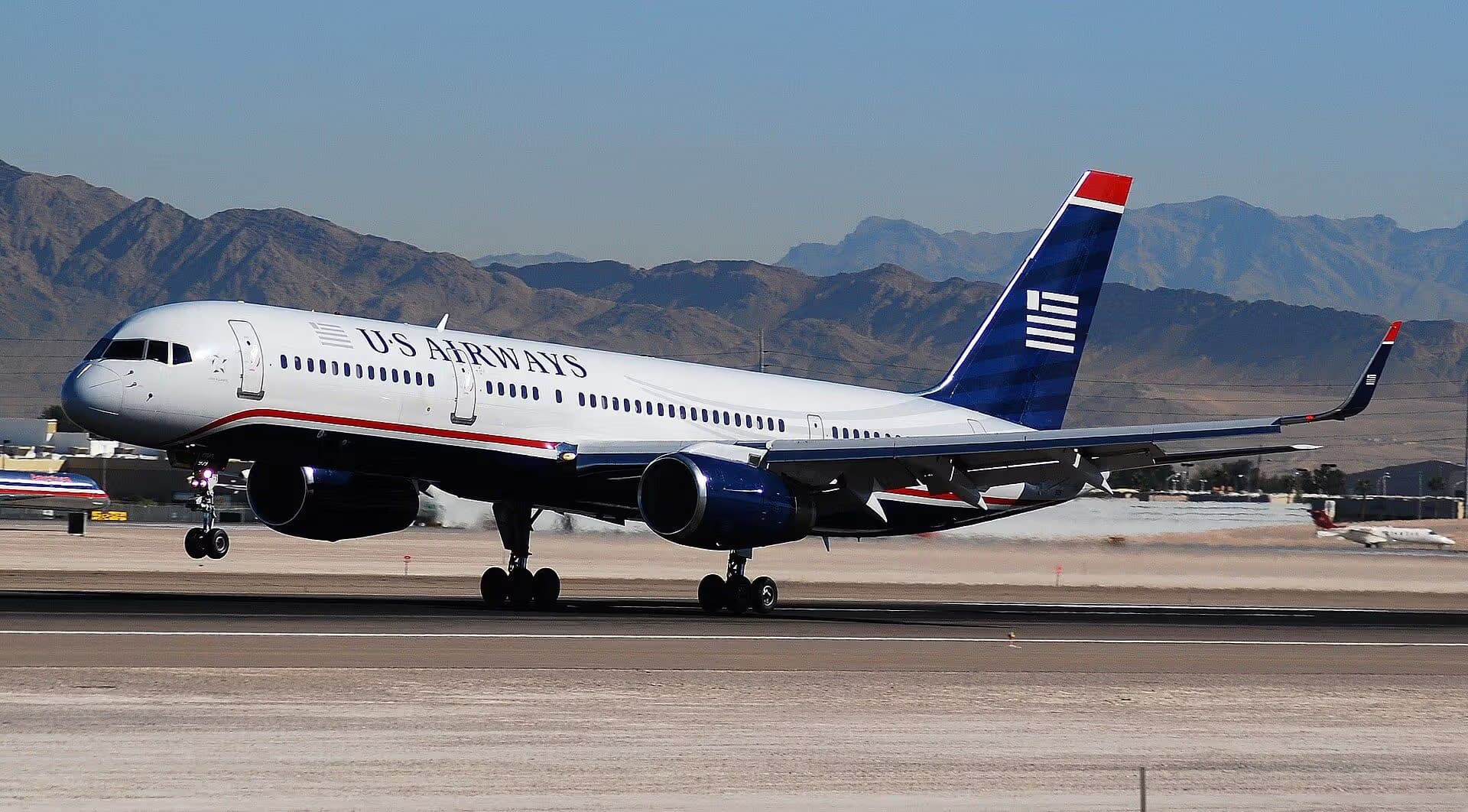 N909AW — Twin-engine aircraft