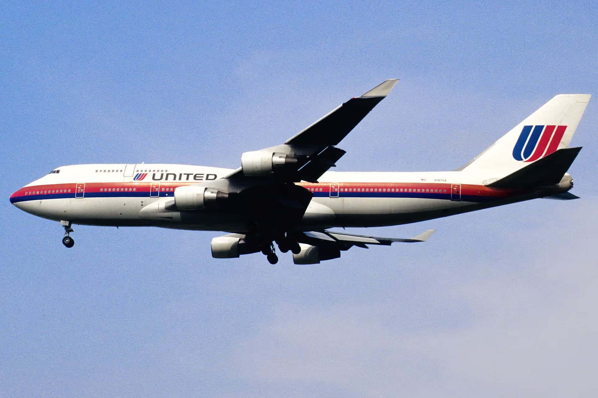 N187UA — Boeing