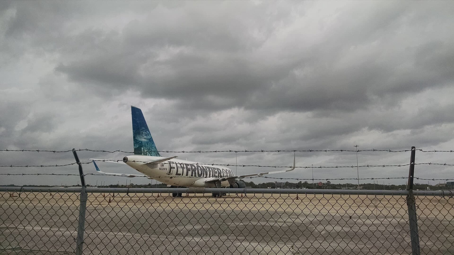 N220FR — Twin-engine aircraft