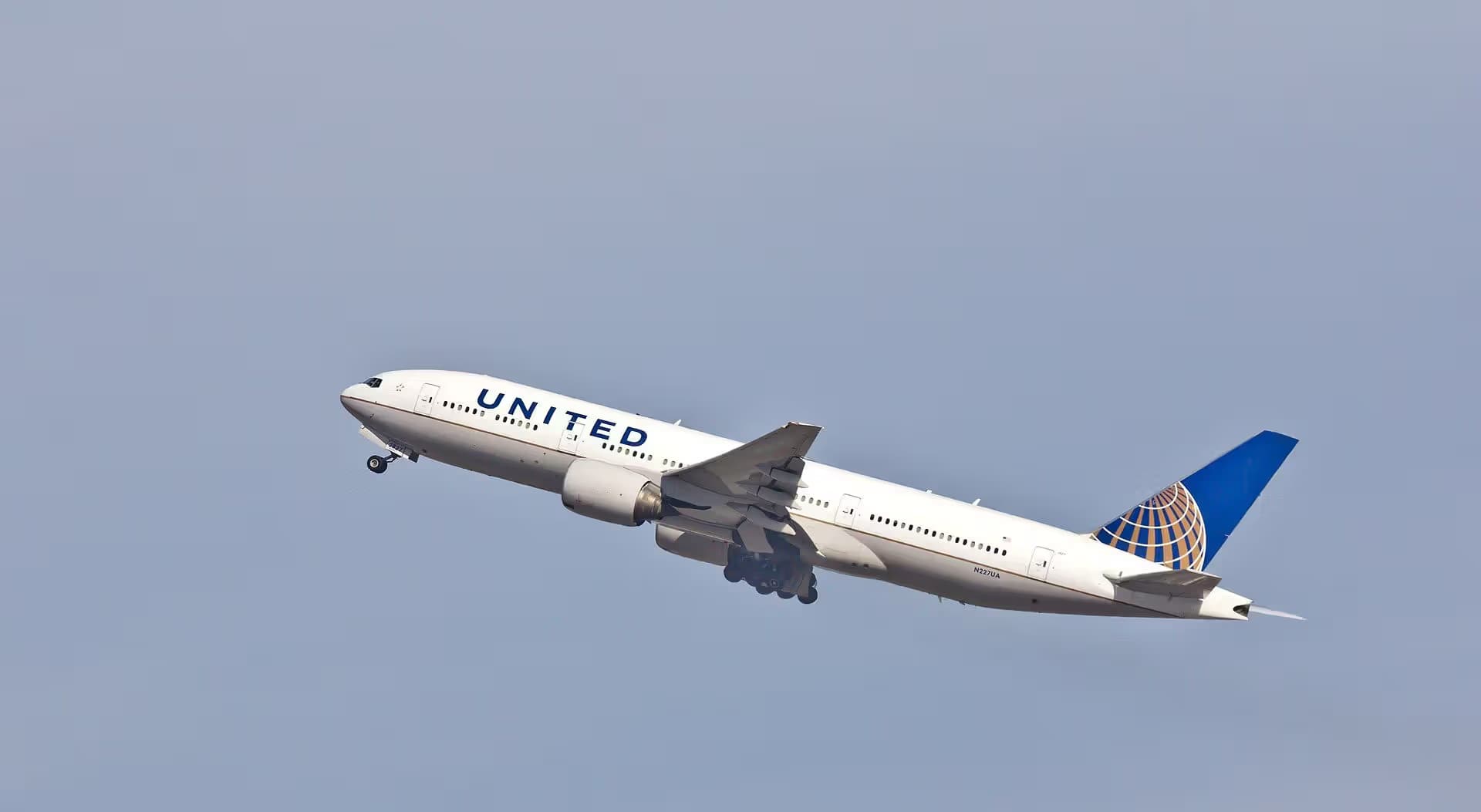 N227UA — Boeing at San Francisco International Airport