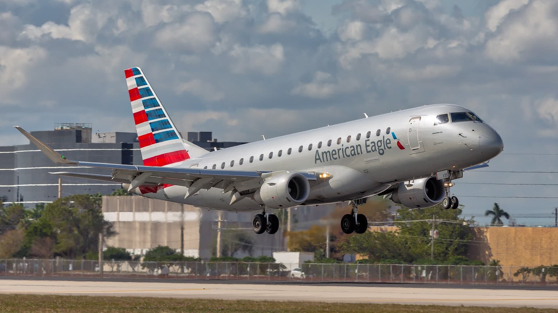 N435YX — Embraer