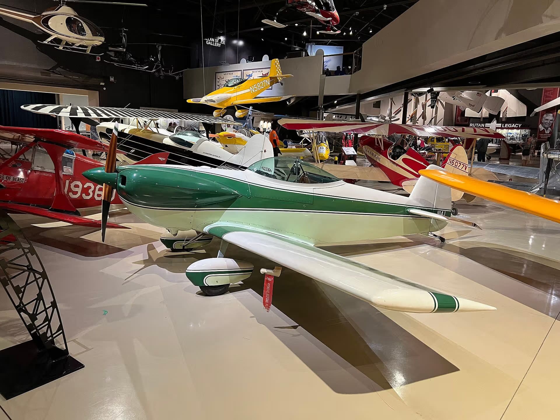 N14J — Helicopter