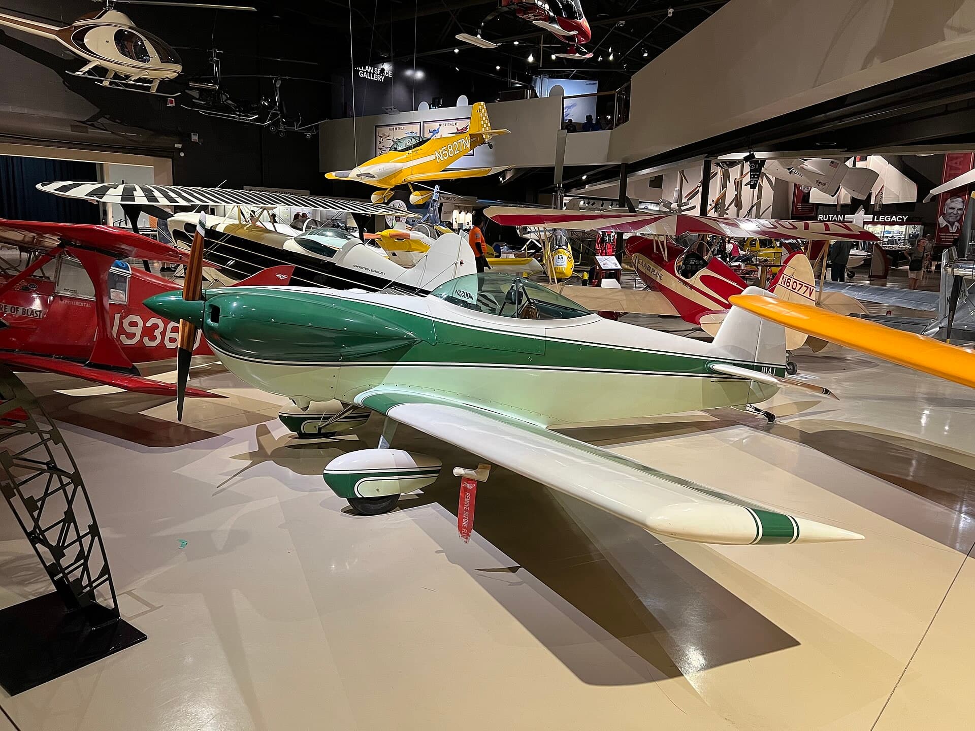 N14J — Helicopter