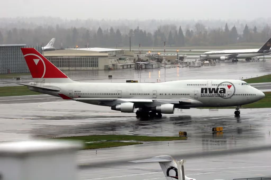 N672US — Boeing
