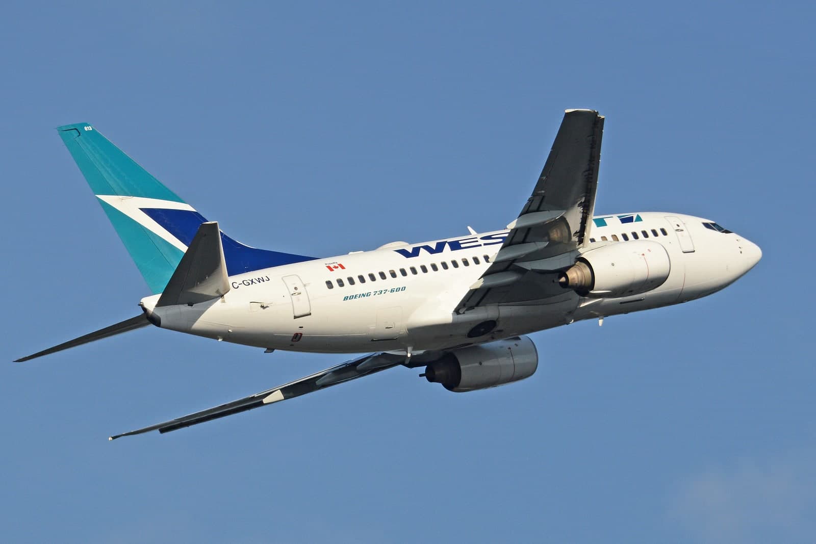 C-GXWJ — Twin-engine aircraft